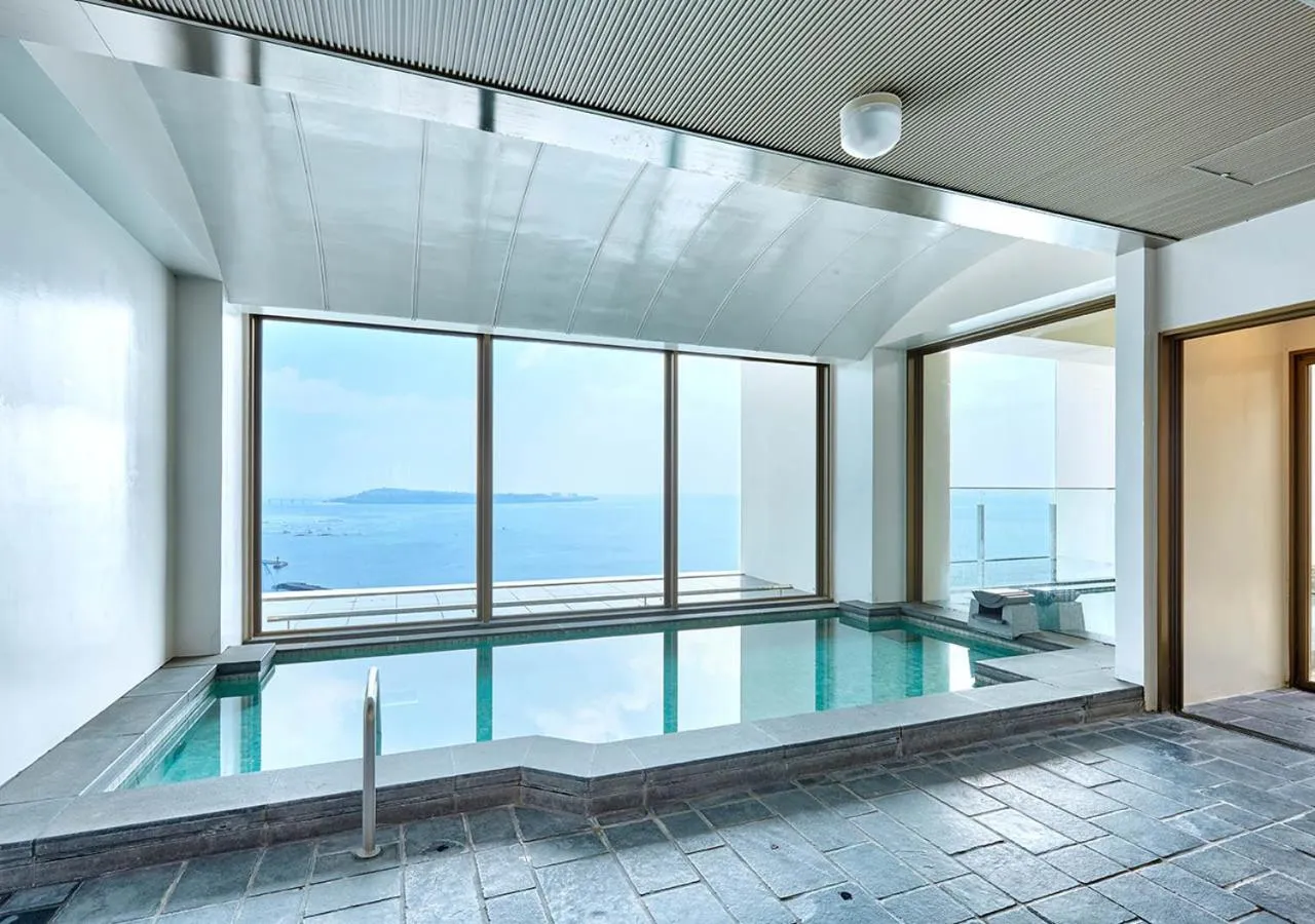 Public Bath in Ala Mahaina Condo Hotel