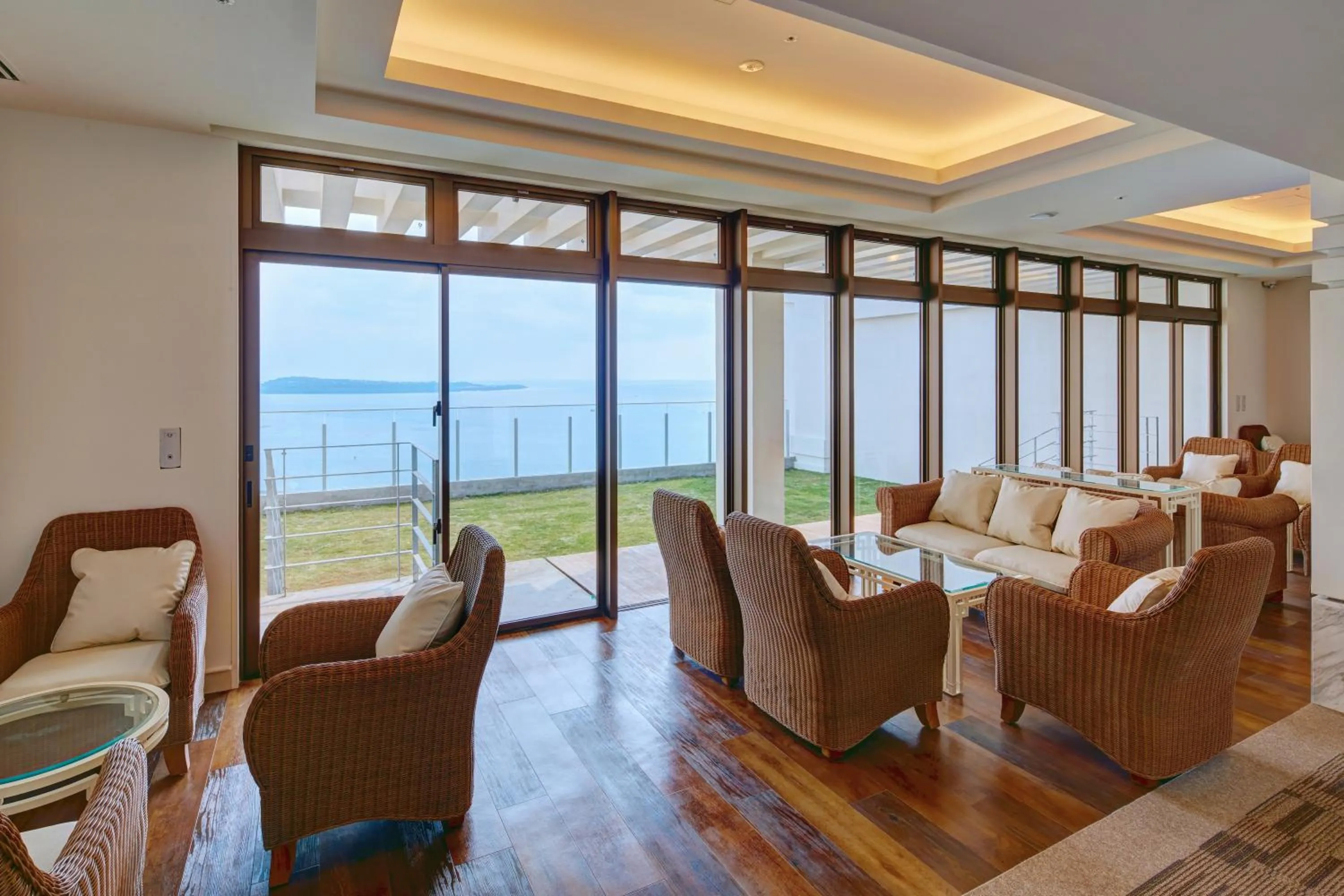 Communal lounge/ TV room in Ala Mahaina Condo Hotel