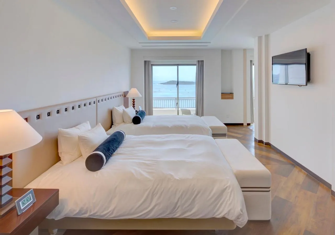 Photo of the whole room, Bed in Ala Mahaina Condo Hotel