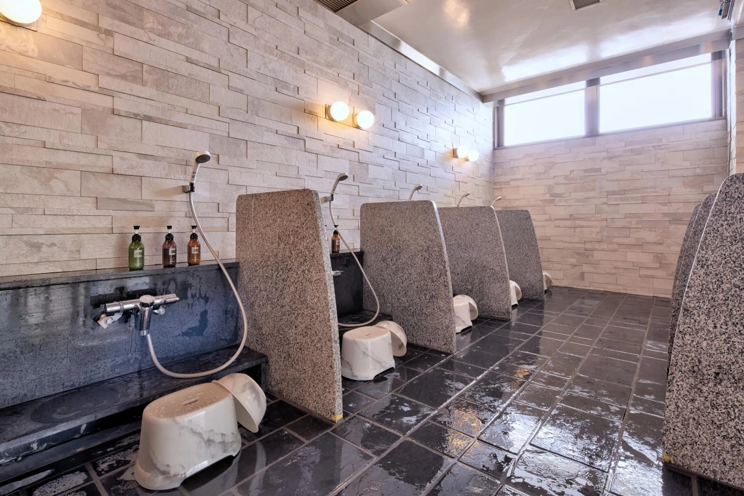 Public Bath in Ala Mahaina Condo Hotel