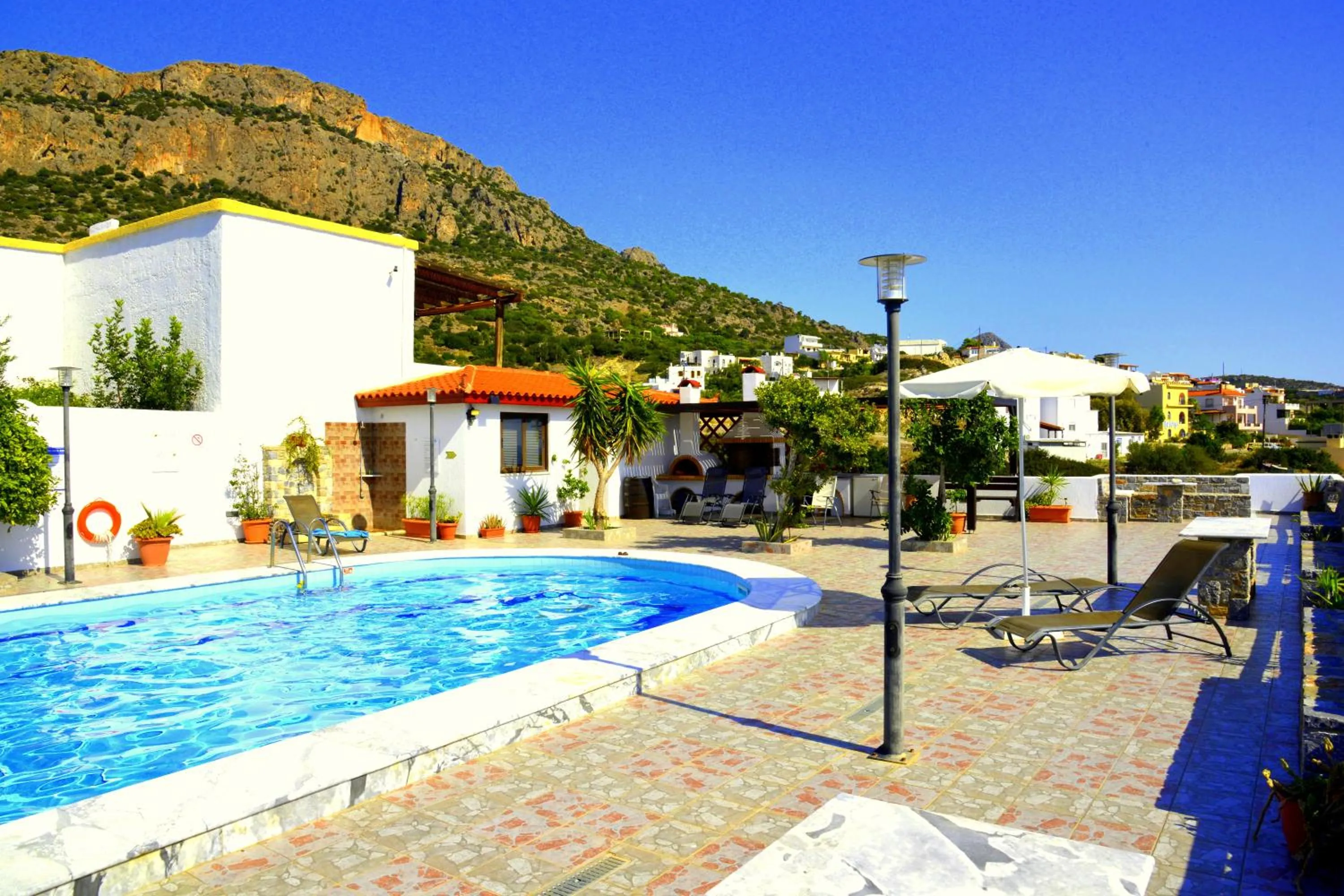 Swimming pool in Filoxenia Villa