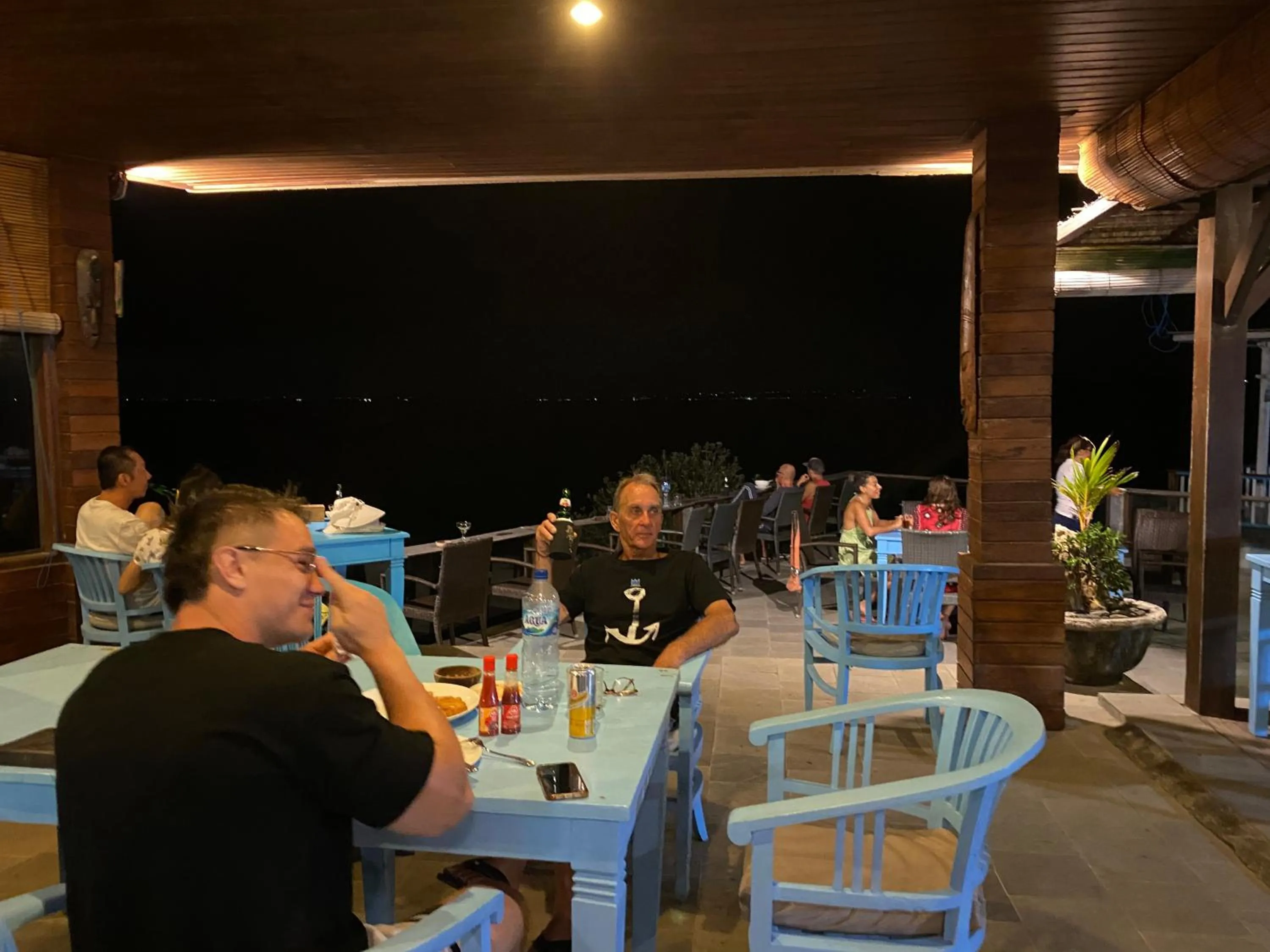 Restaurant/places to eat in Sunset Villa Lembongan