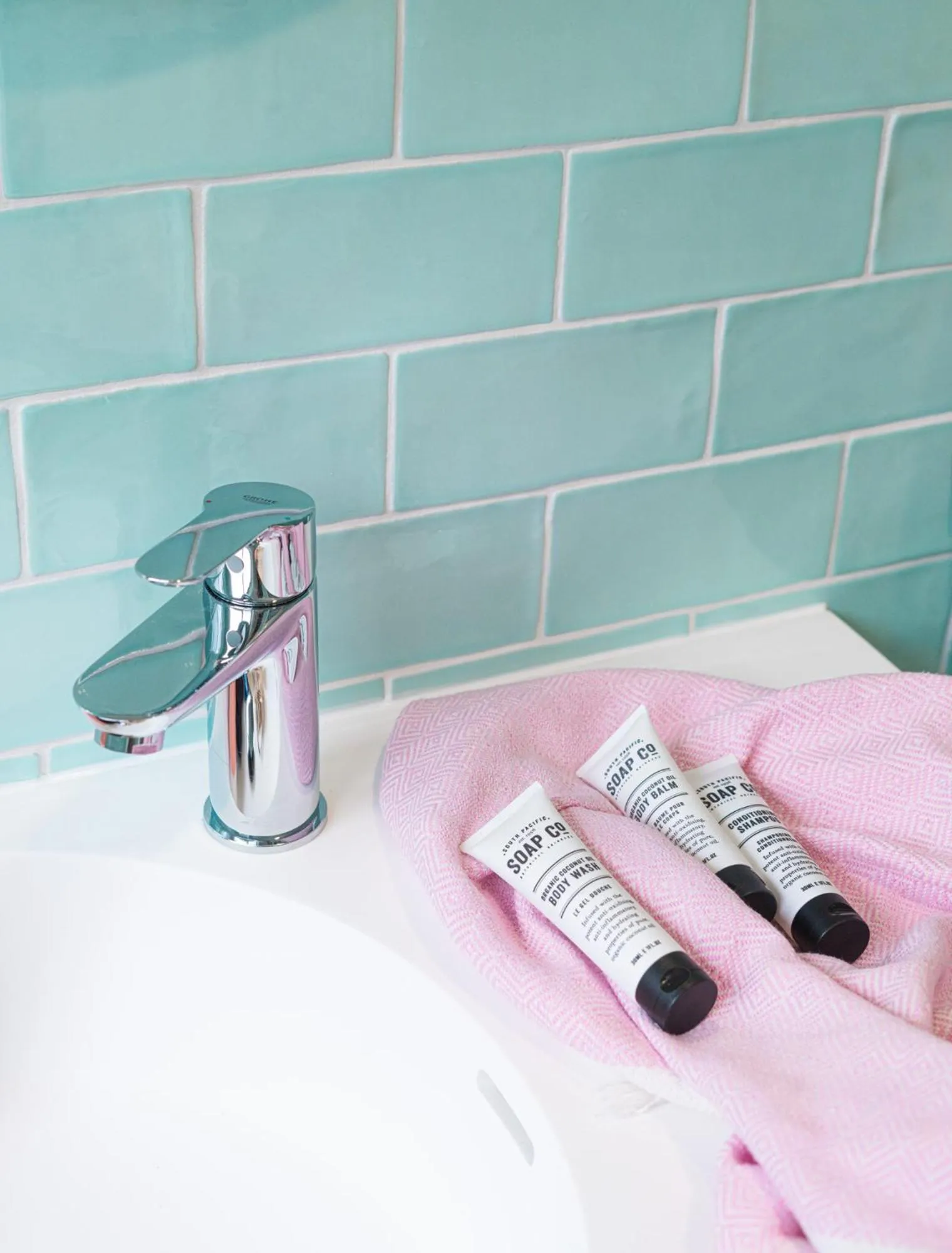 Bathroom in Wake Up! Byron Bay