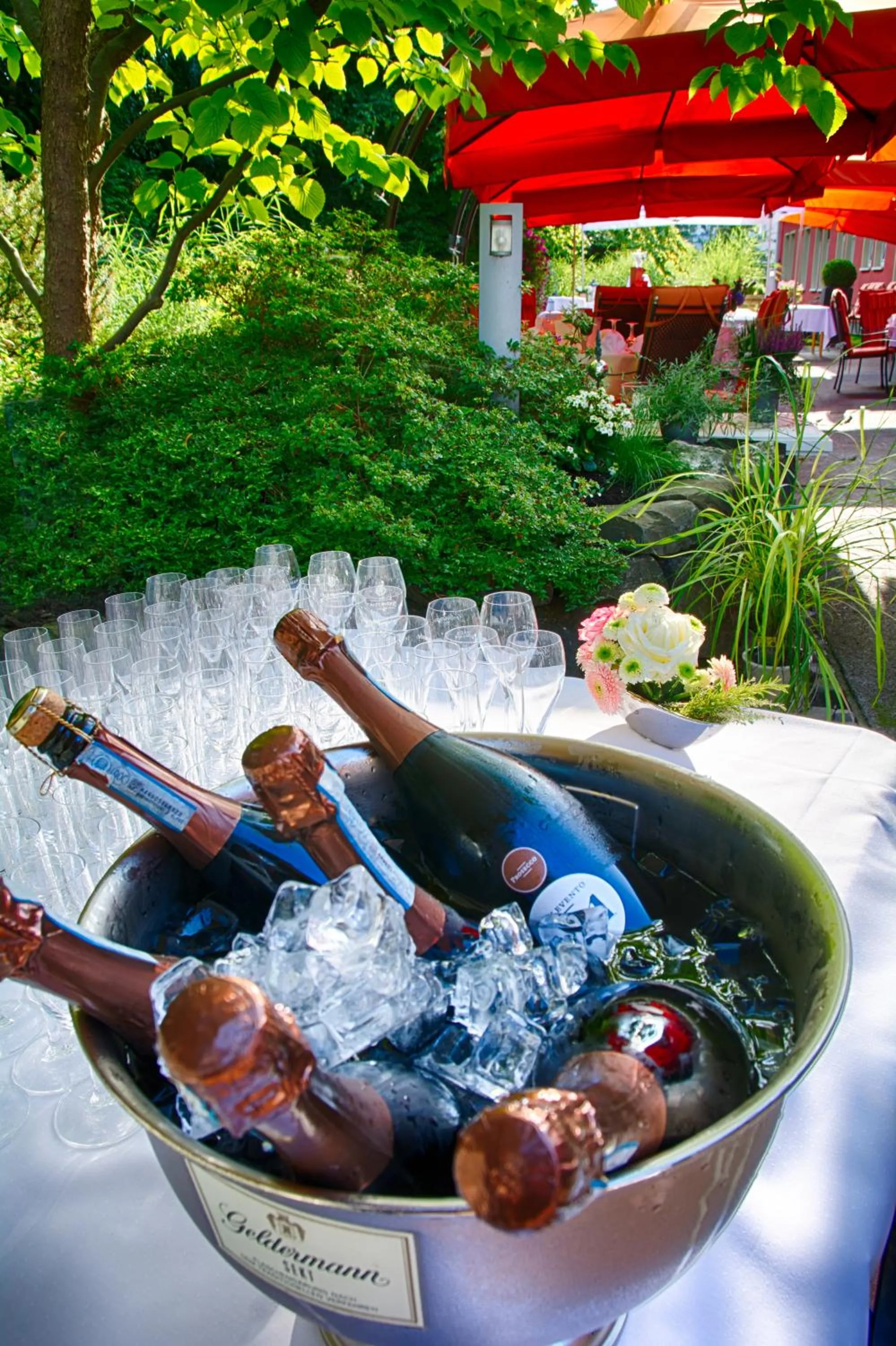 Food and drinks in Campus Garden Businesshotel