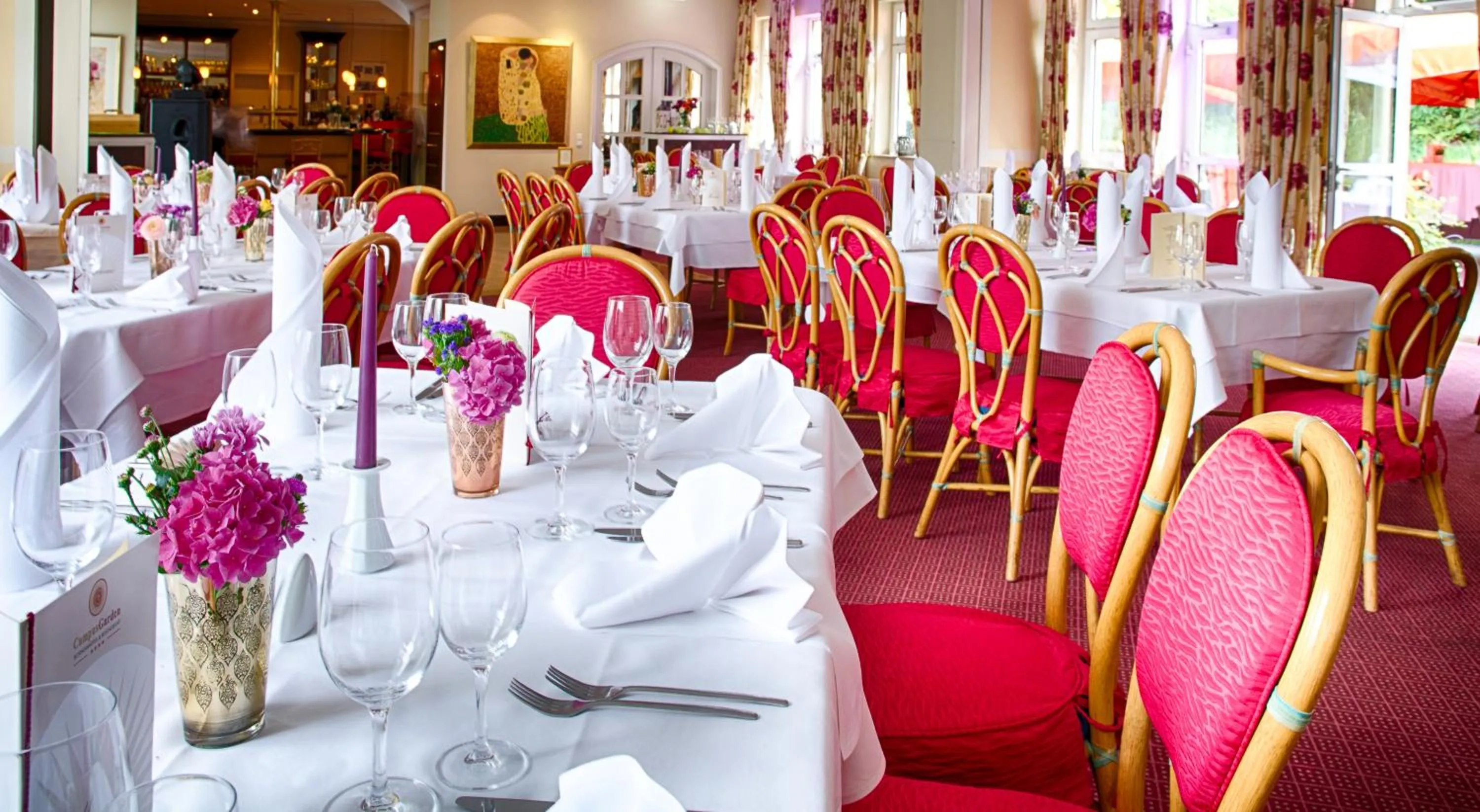 Restaurant/places to eat in Campus Garden Businesshotel