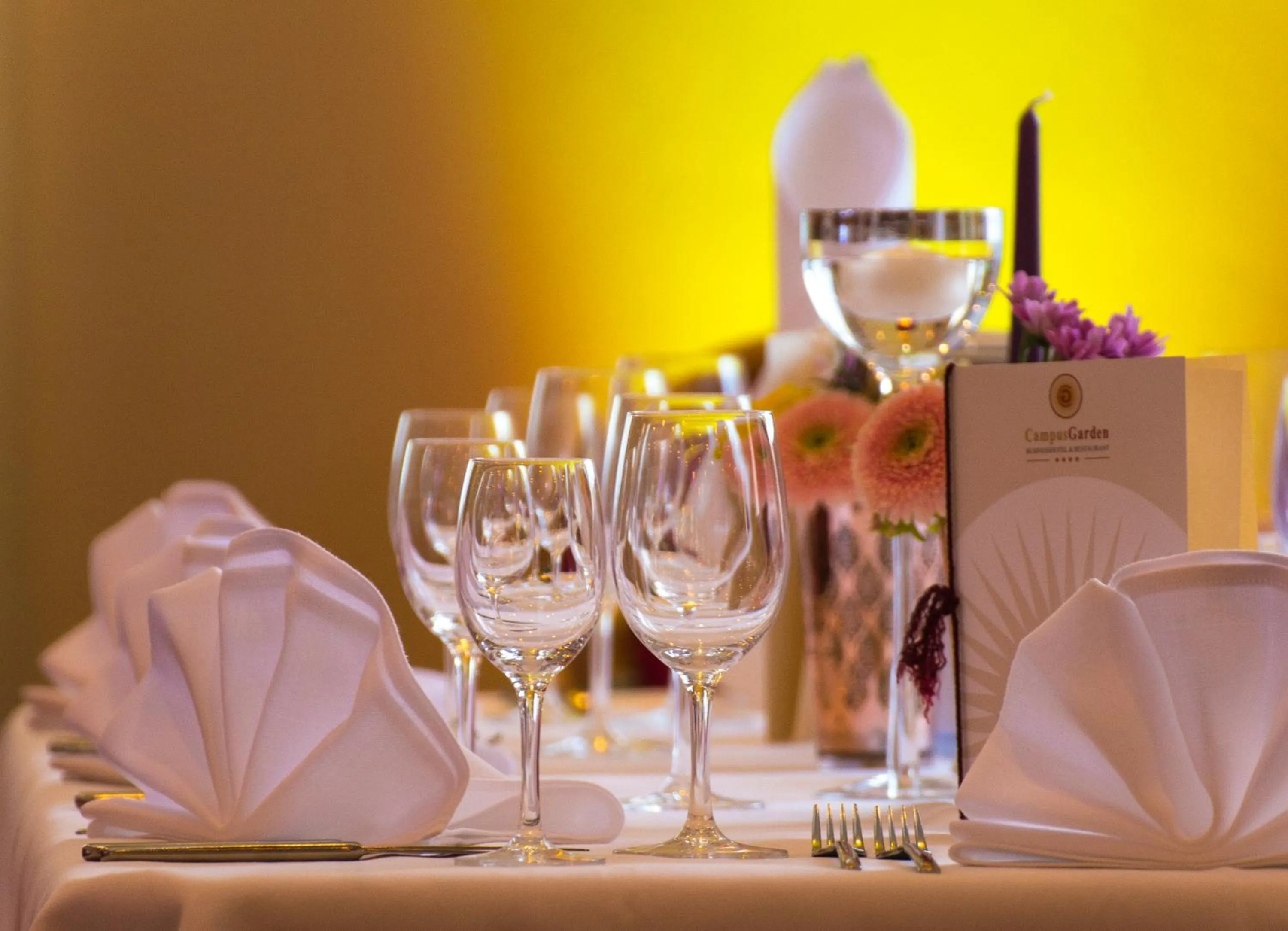 Restaurant/places to eat in Campus Garden Businesshotel