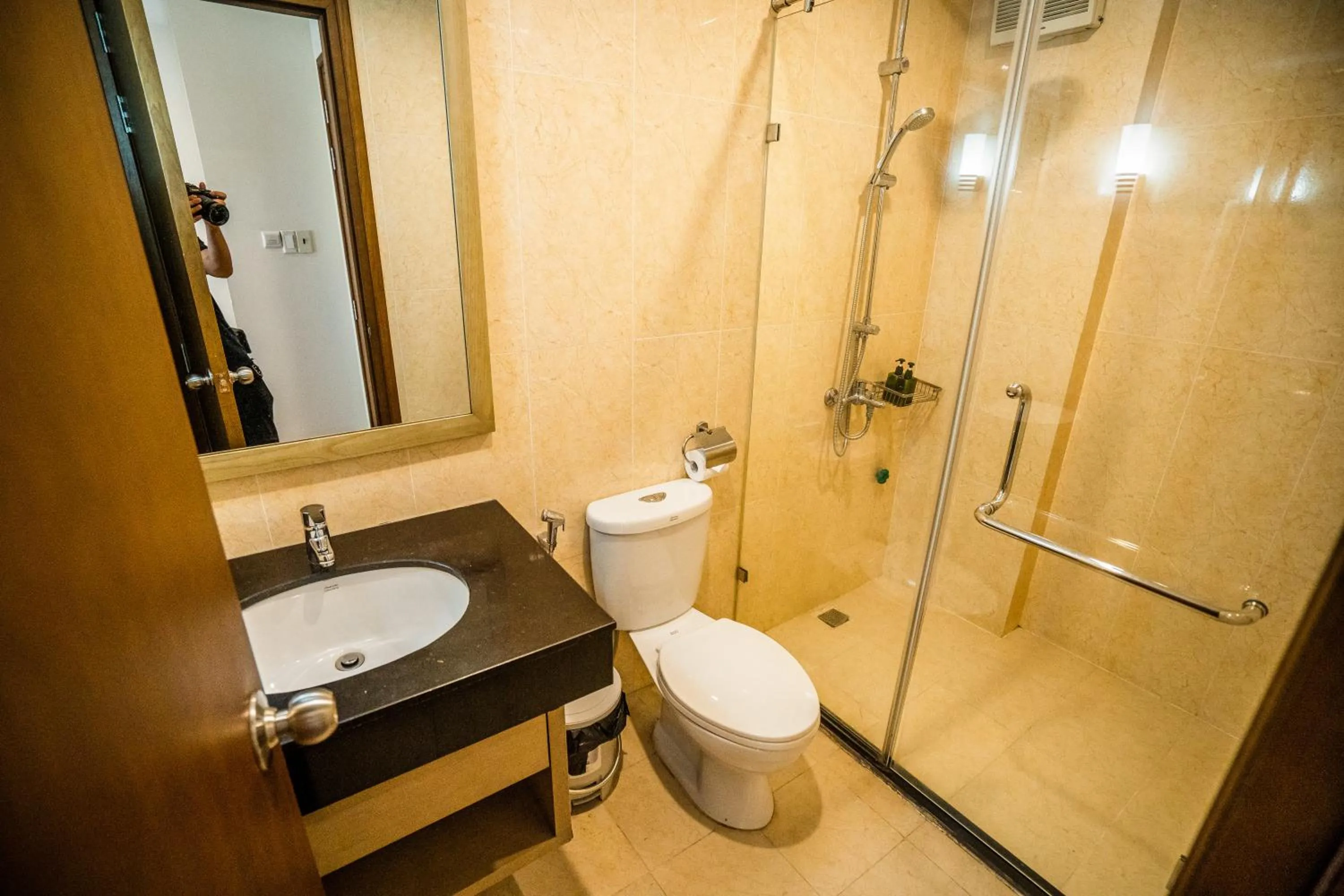 Shower in Green Pearl Villa Ha Long