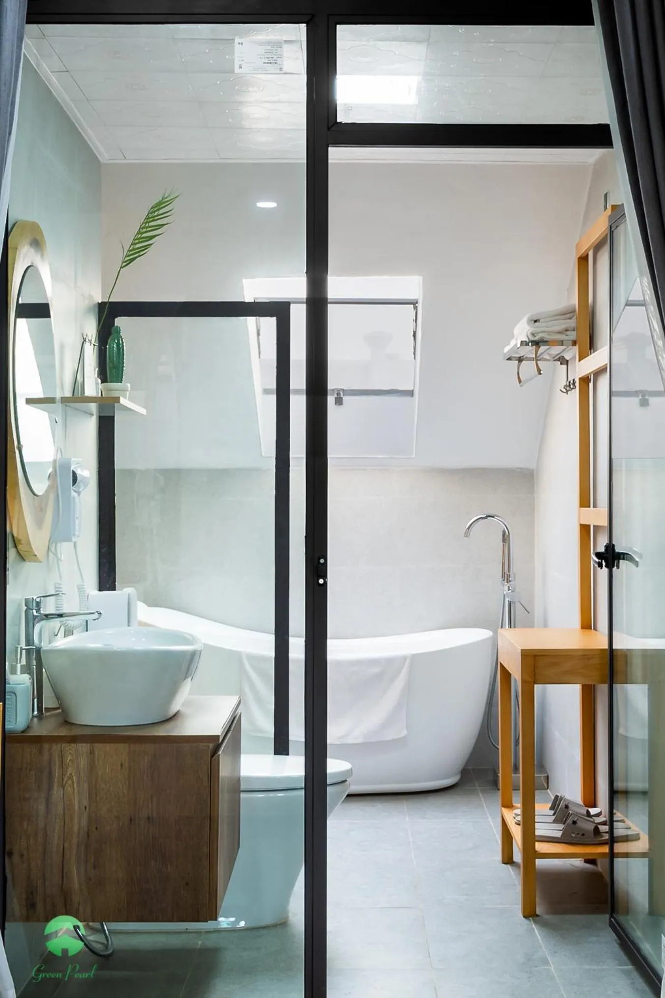 Shower in Green Pearl Villa Ha Long