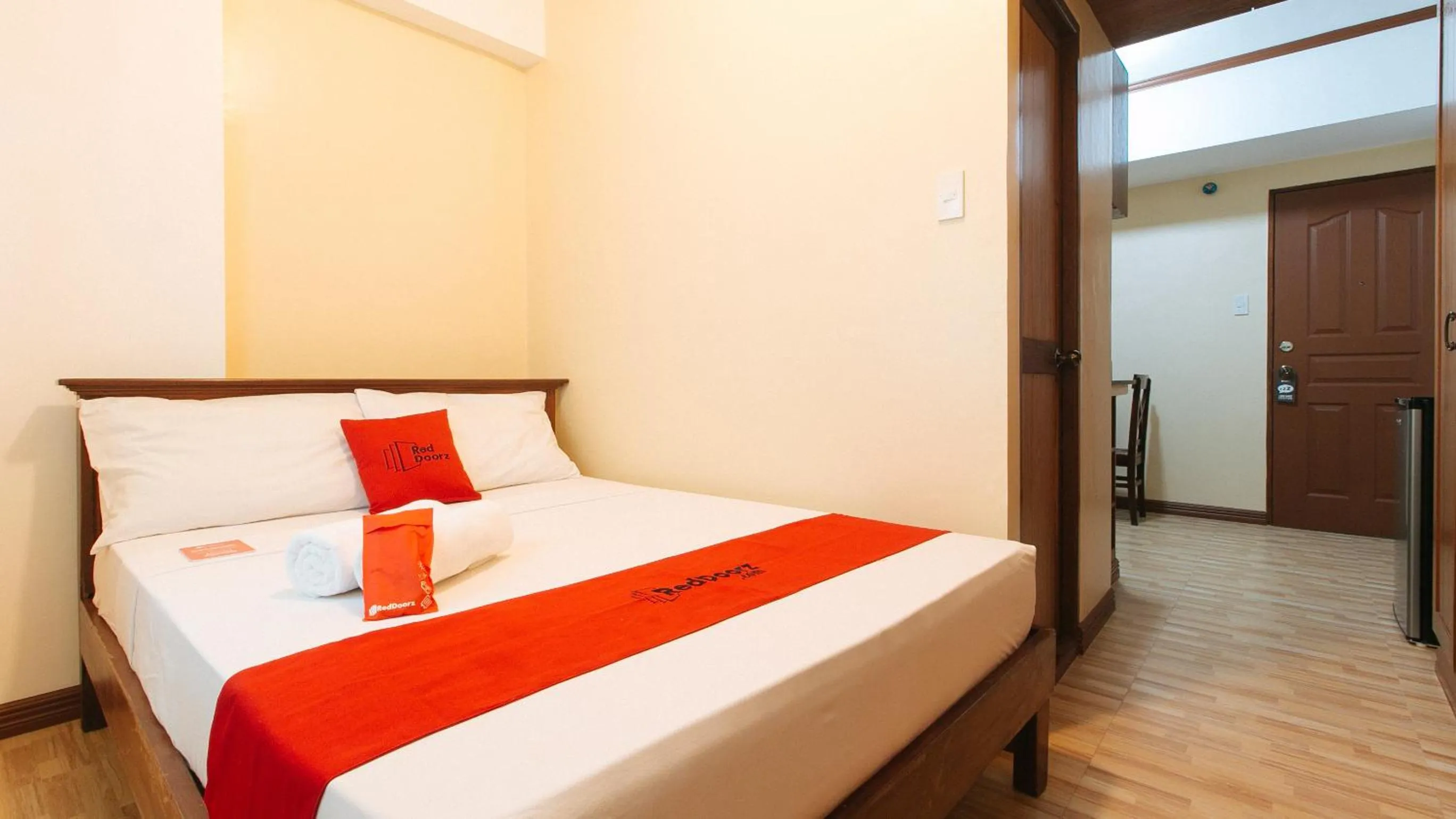 Bedroom, Bed in RedDoorz at Moonwalk Paranaque