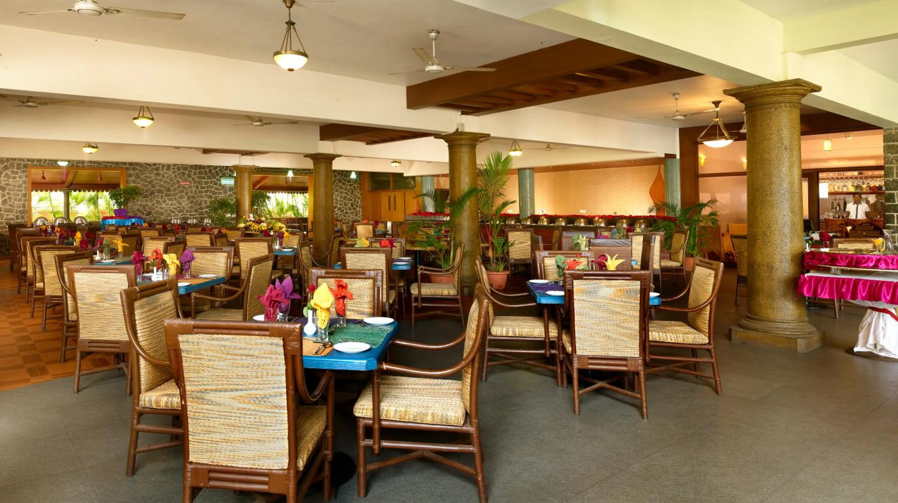Restaurant/places to eat in Uday Samudra Leisure Beach Hotel & Spa