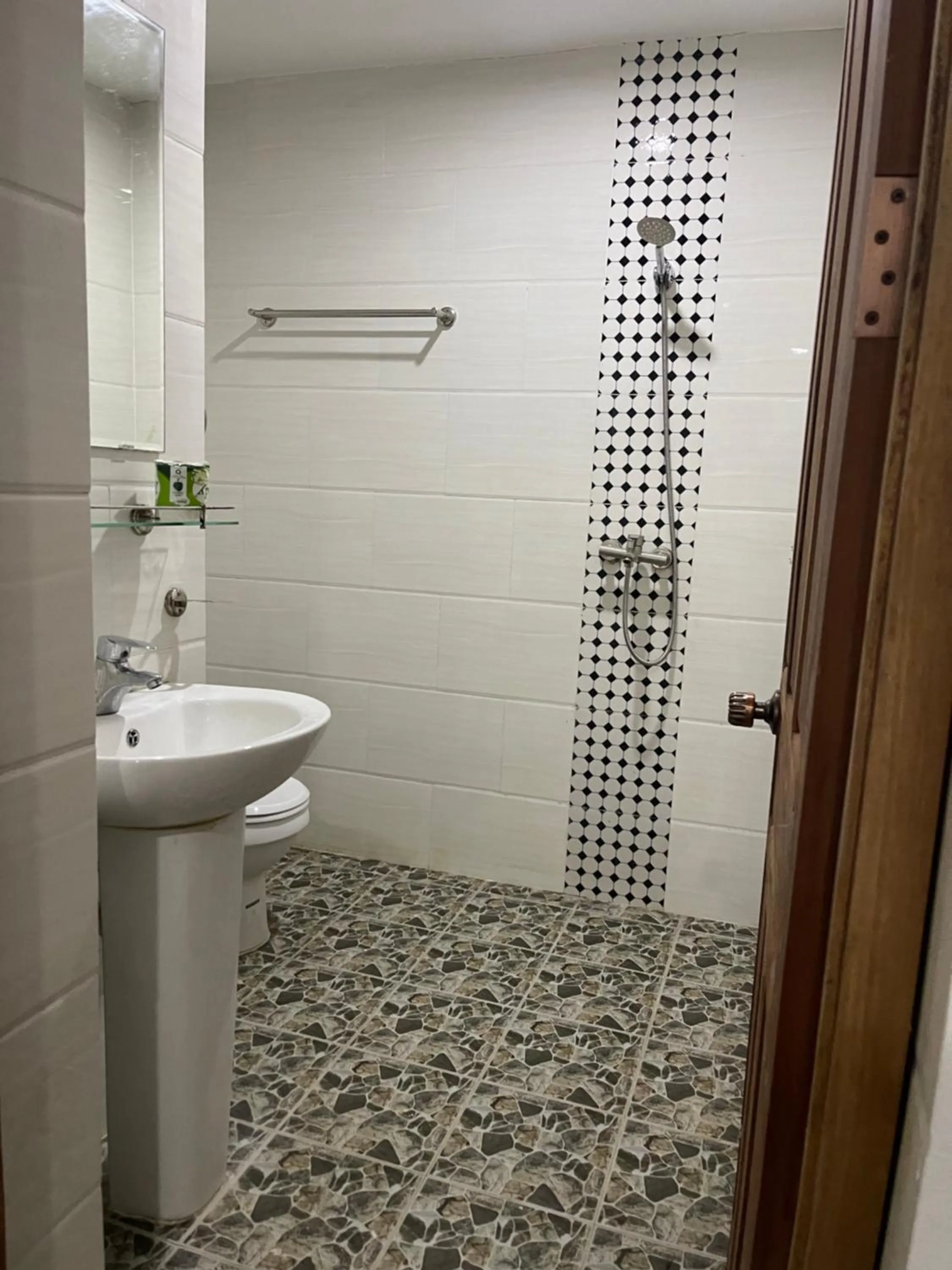 Shower in Liberty Place