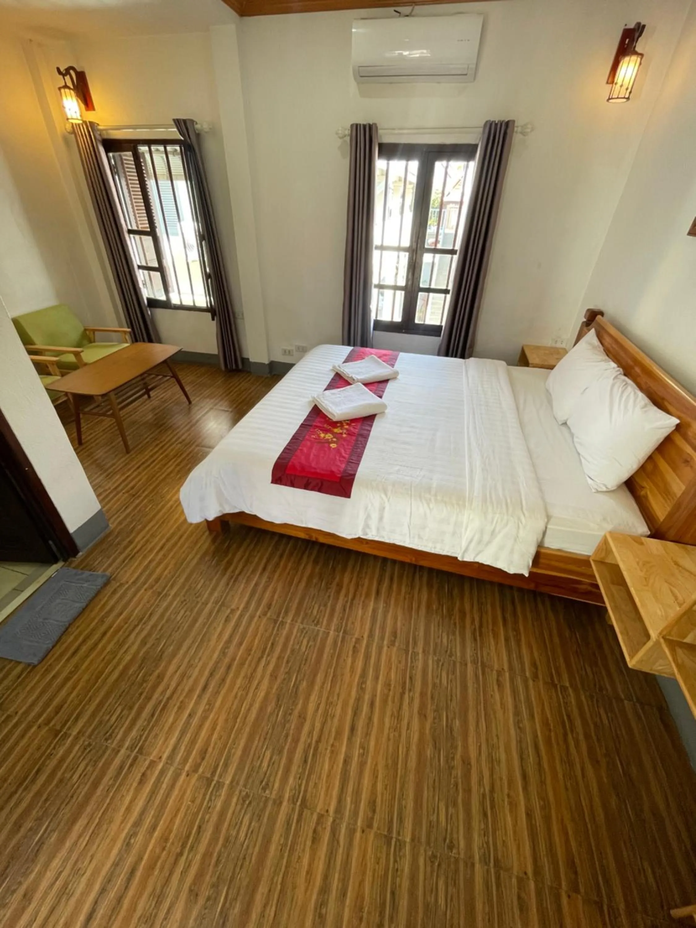 Photo of the whole room, Bed in Liberty Place