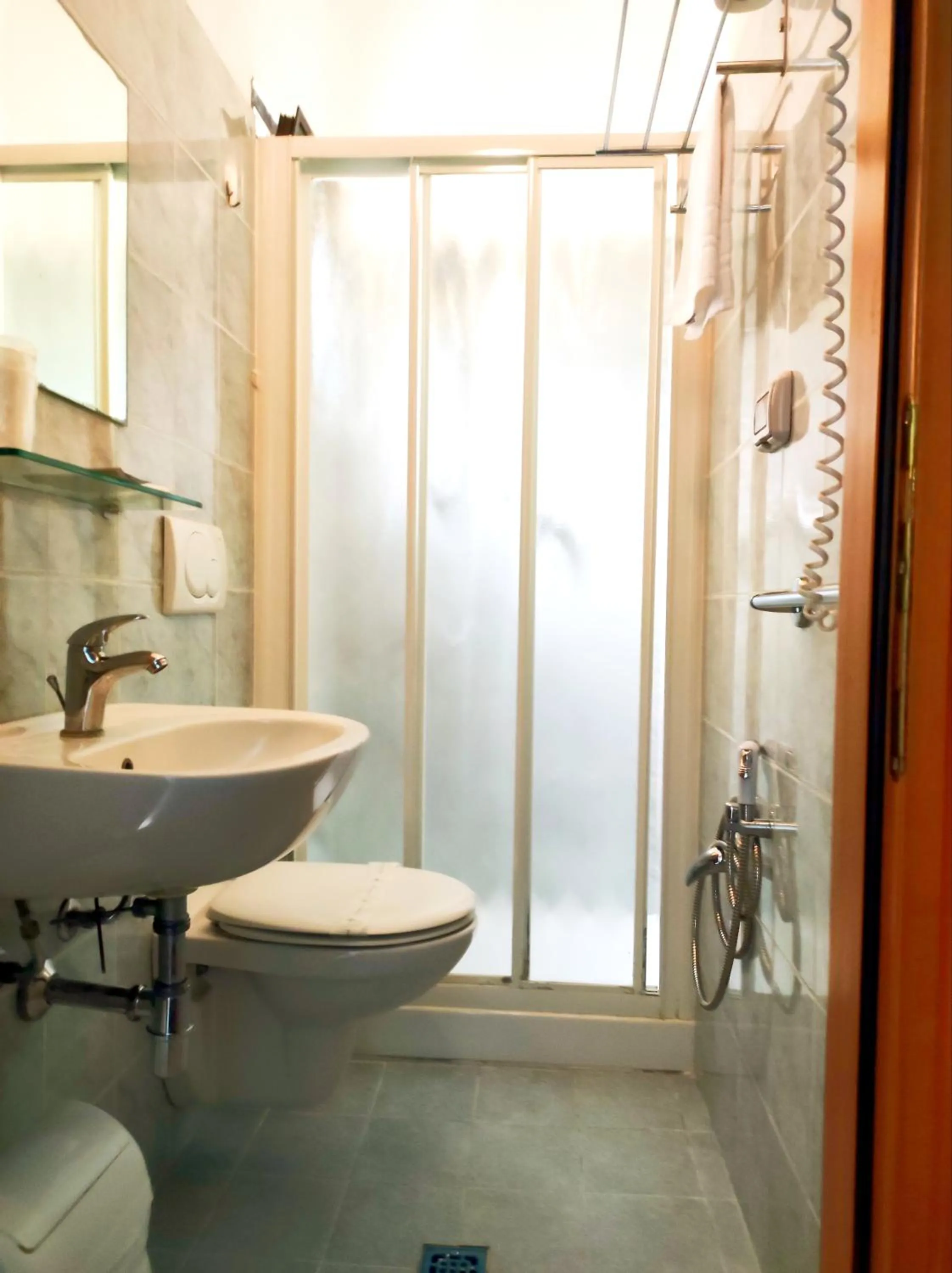 Shower in Hotel Zenith