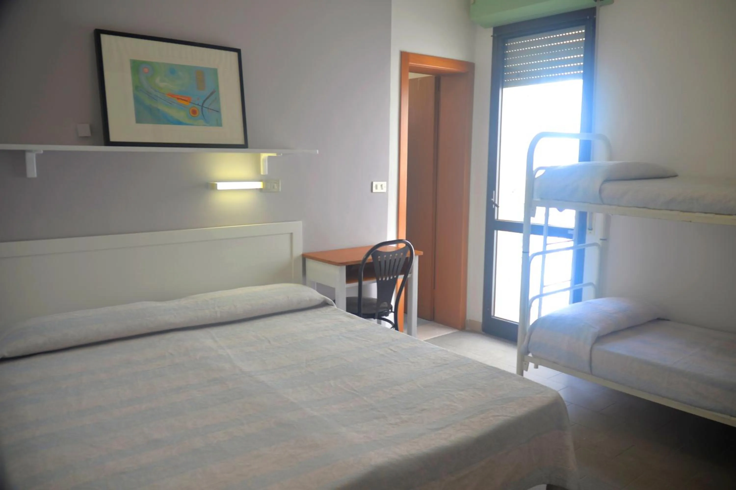 Photo of the whole room, Bed in Hotel Zenith