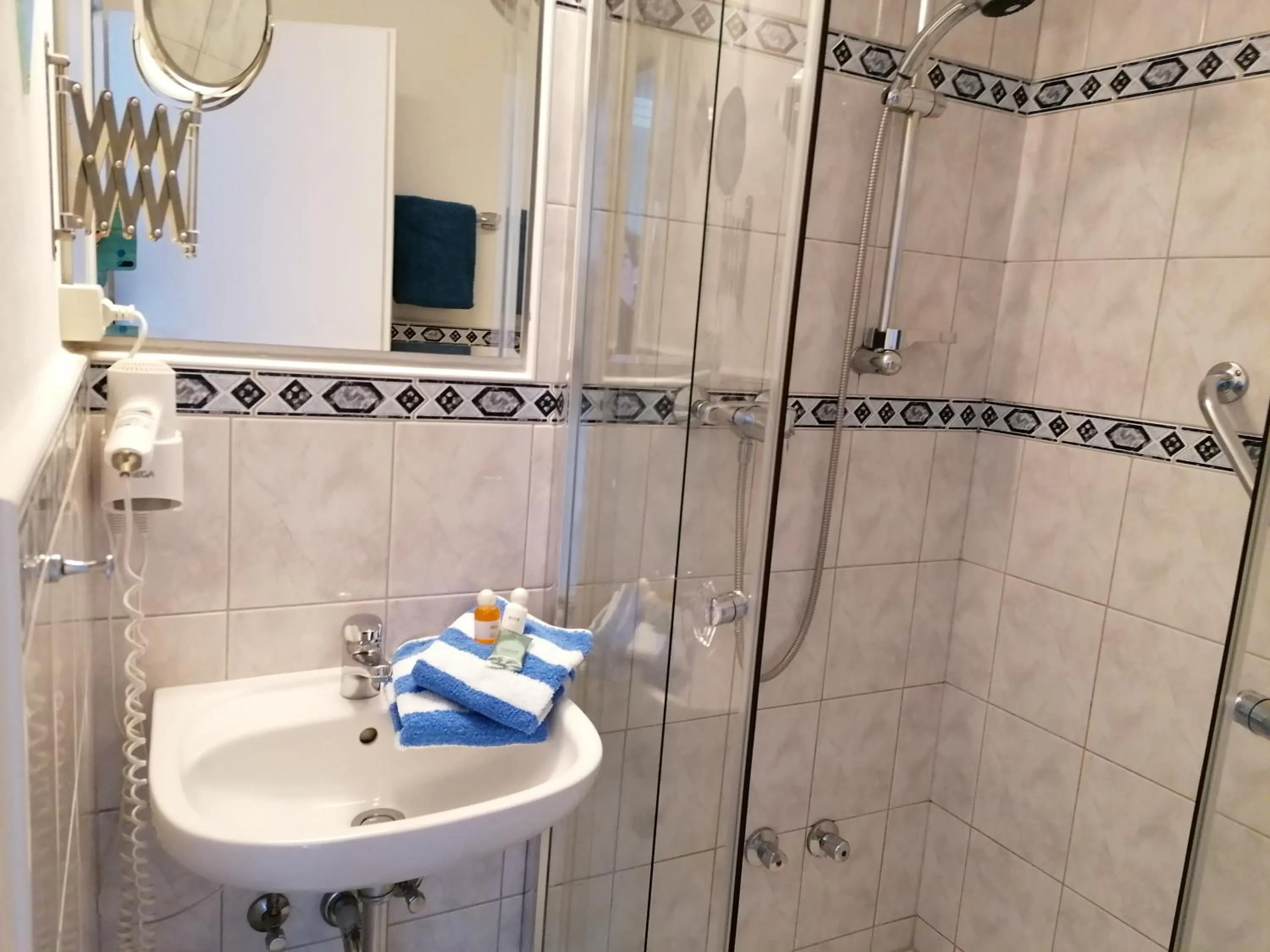 Bathroom in Hotel Möven-Kieker