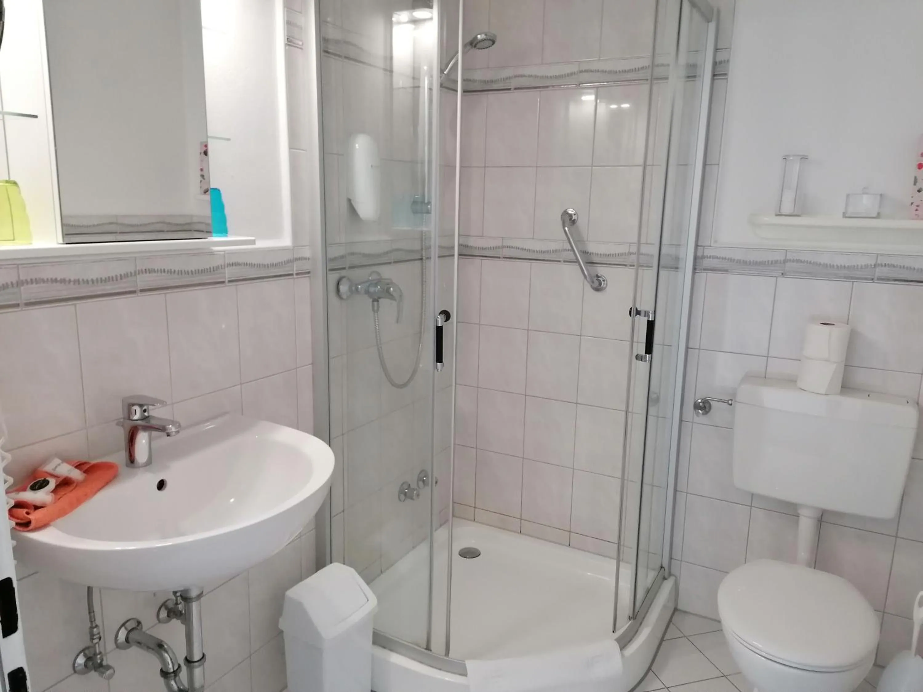 Shower in Hotel Möven-Kieker