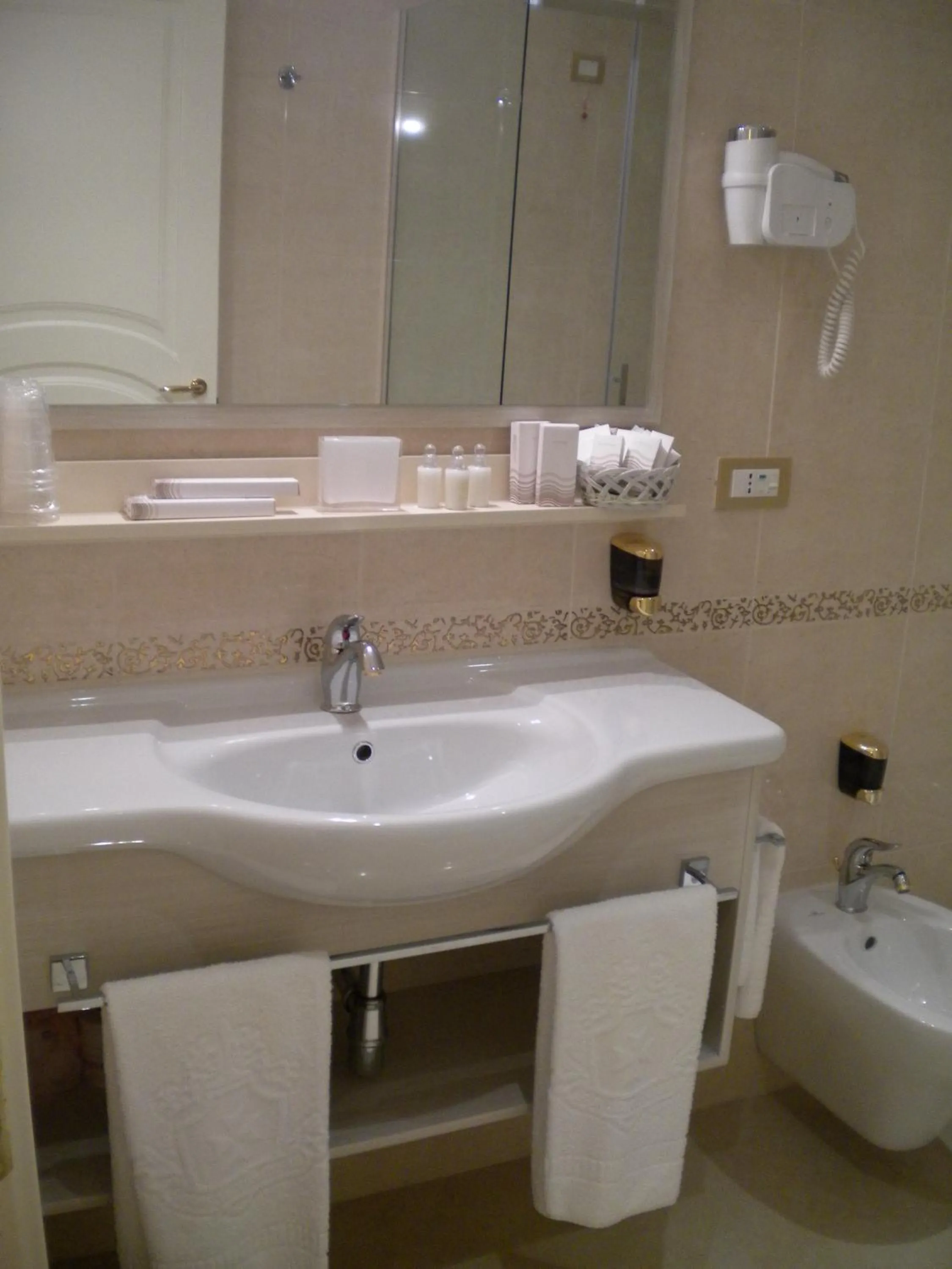 Toilet in Villaggio San Giovanni