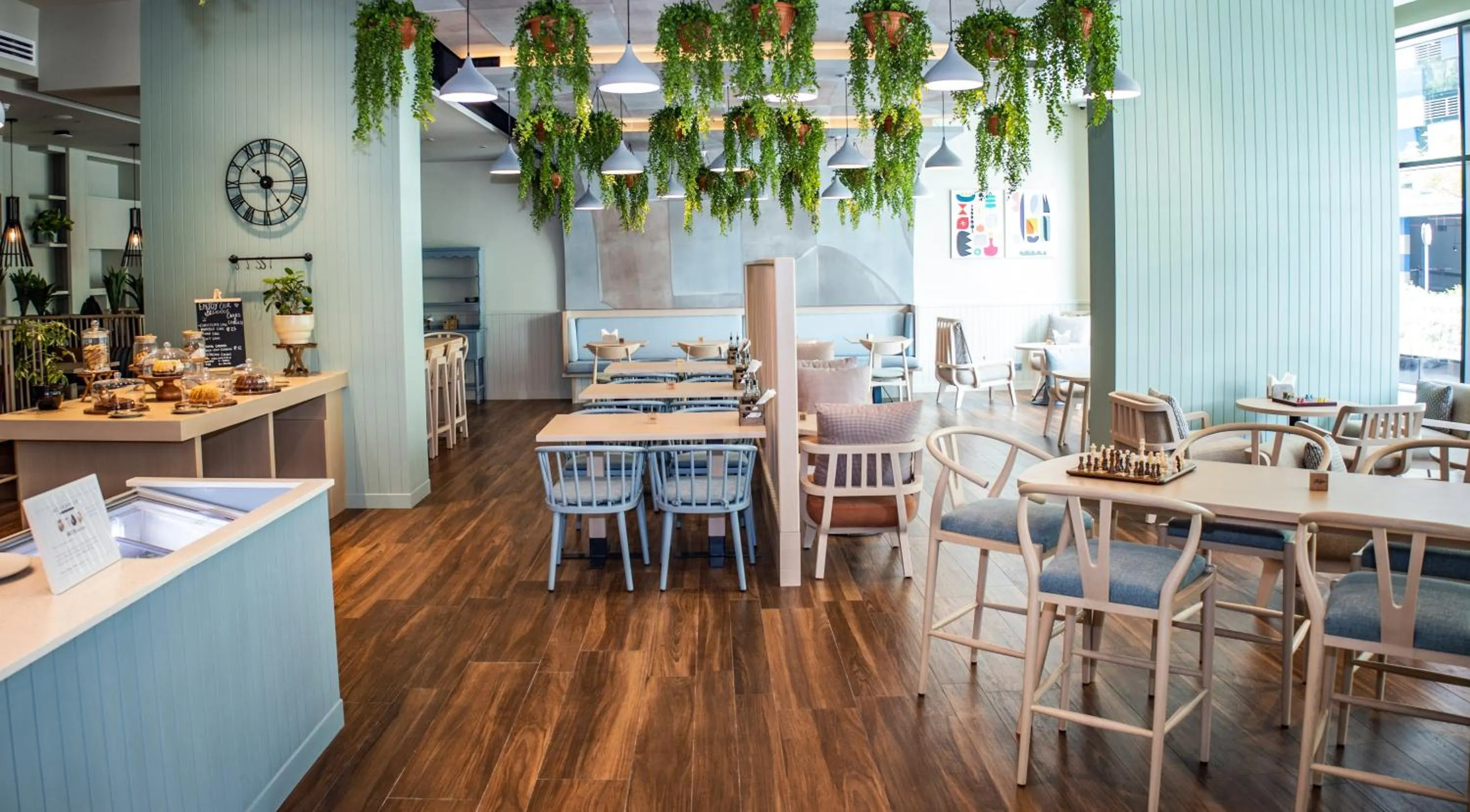 Restaurant/places to eat in Mövenpick Hotel Apartments Downtown Dubai