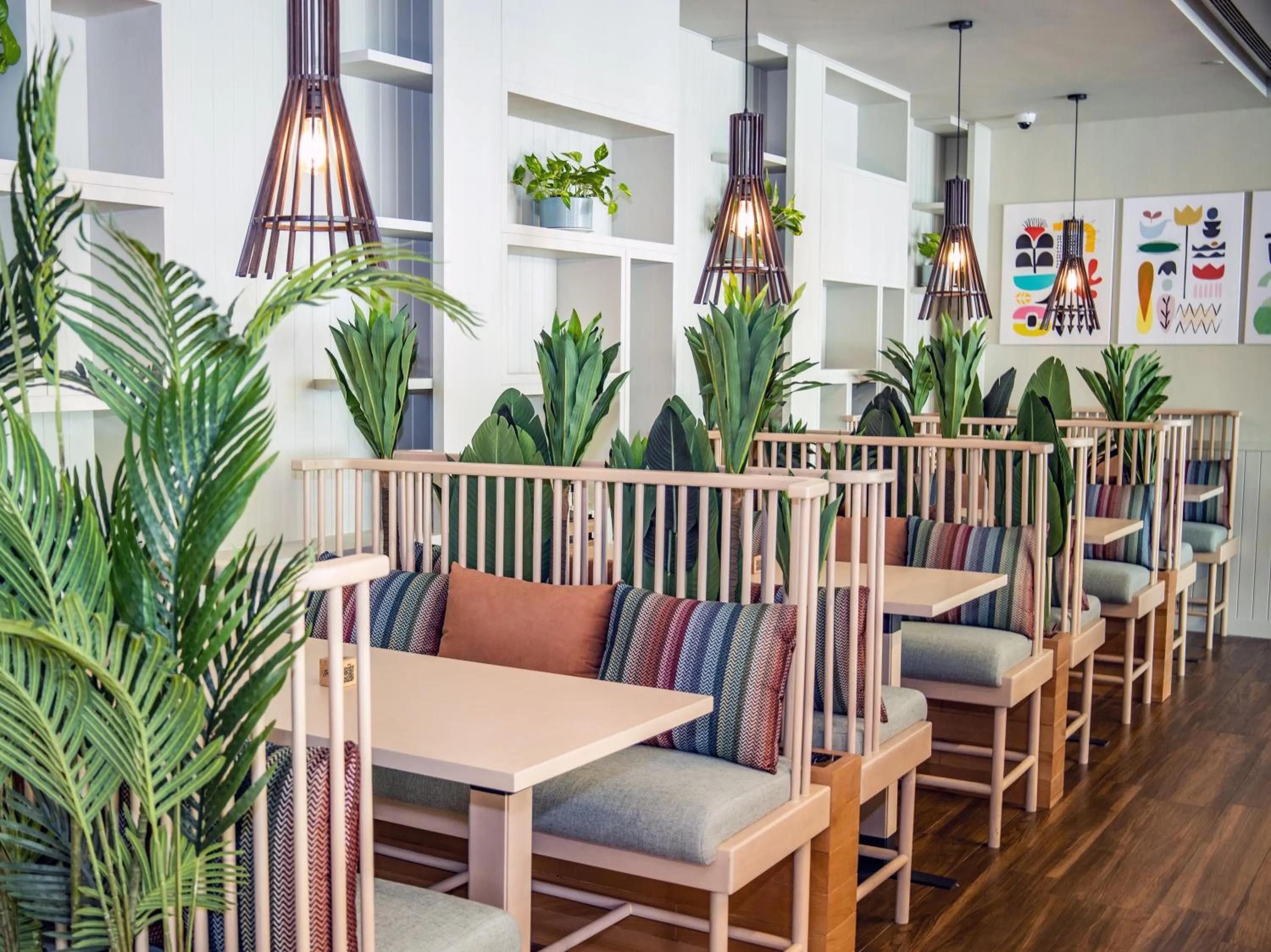 Restaurant/places to eat in Mövenpick Hotel Apartments Downtown Dubai