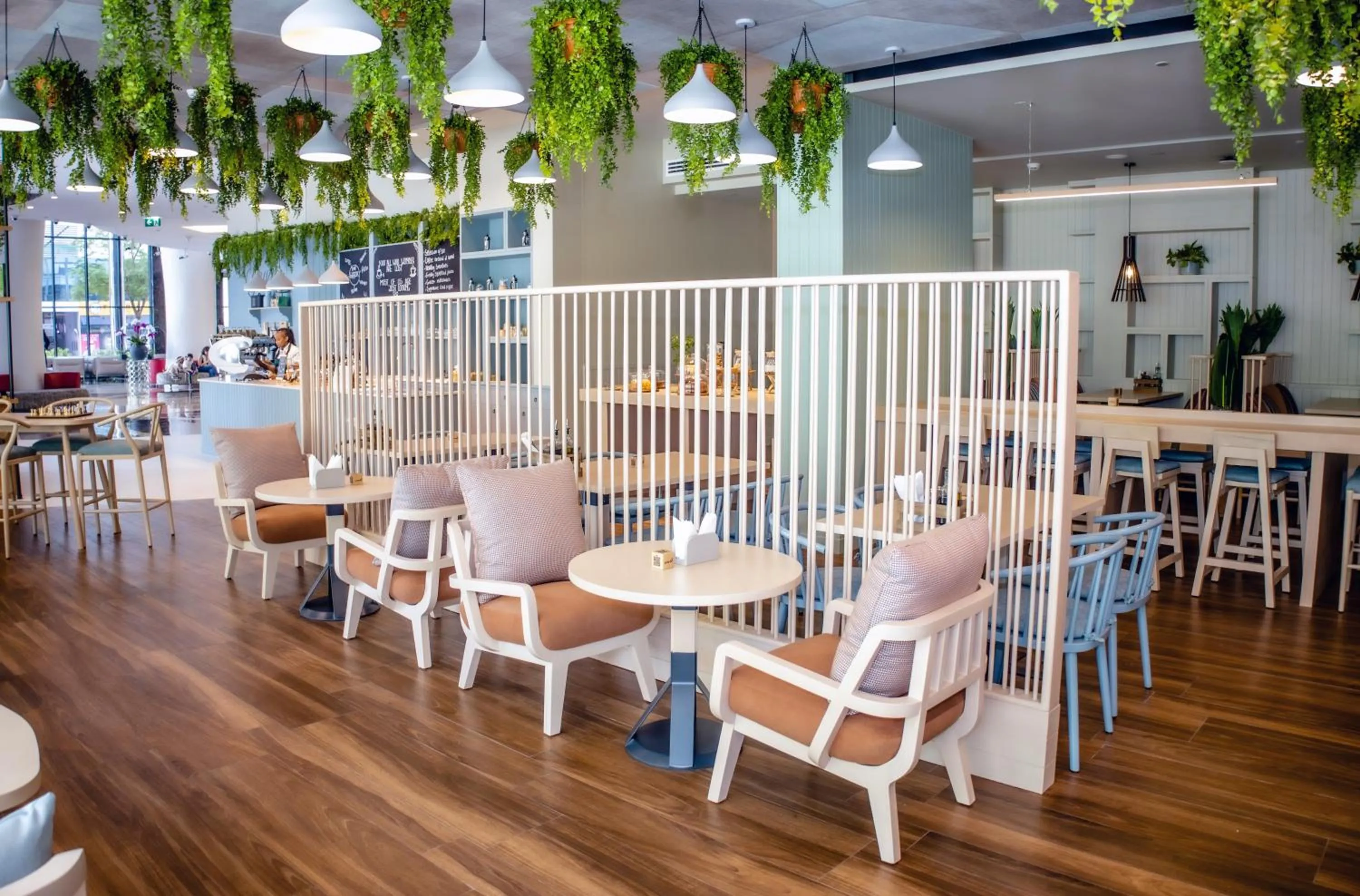 Restaurant/places to eat in Mövenpick Hotel Apartments Downtown Dubai