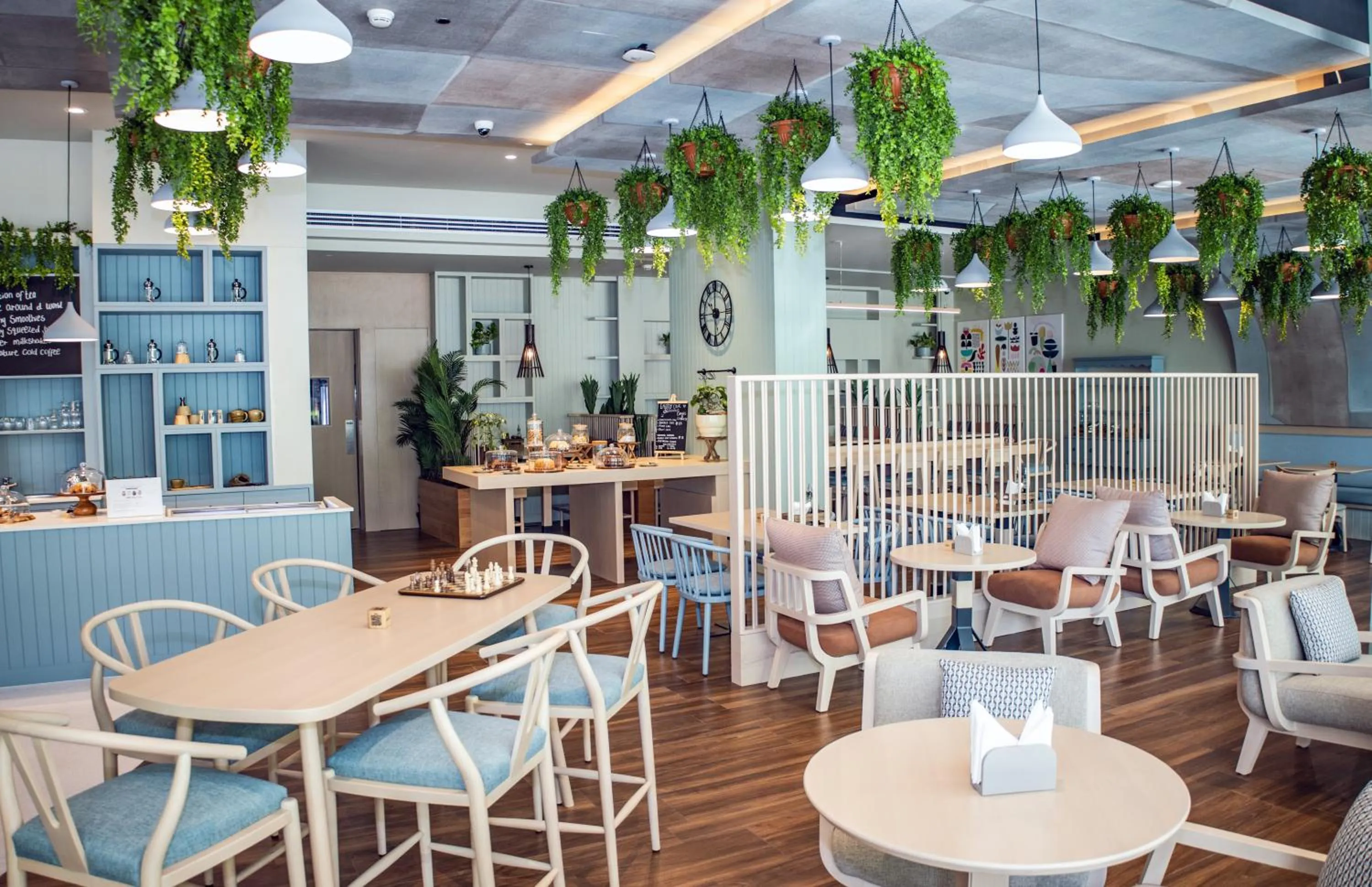 Restaurant/places to eat in Mövenpick Hotel Apartments Downtown Dubai