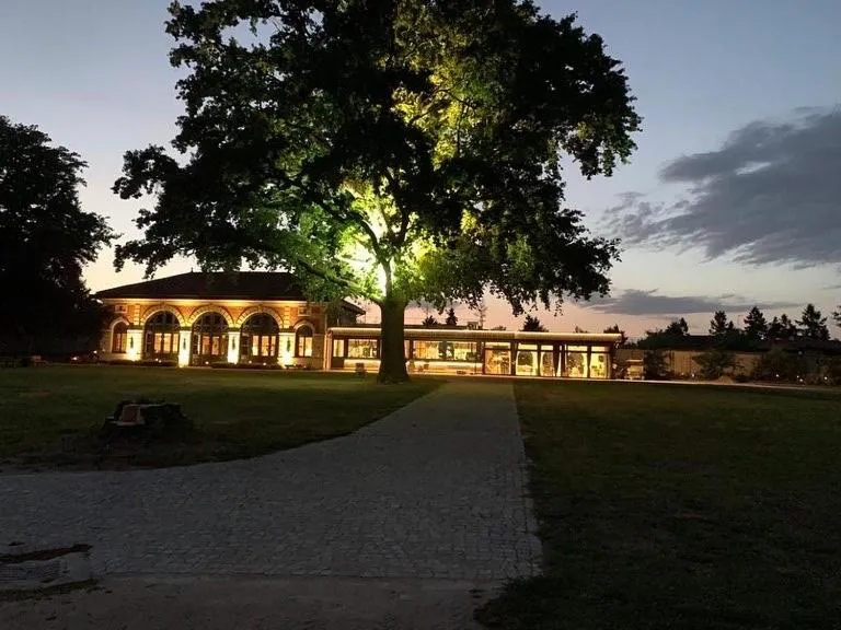 ORANGERIE de CHATEL-Selection FIGARO & ELLE Magazine