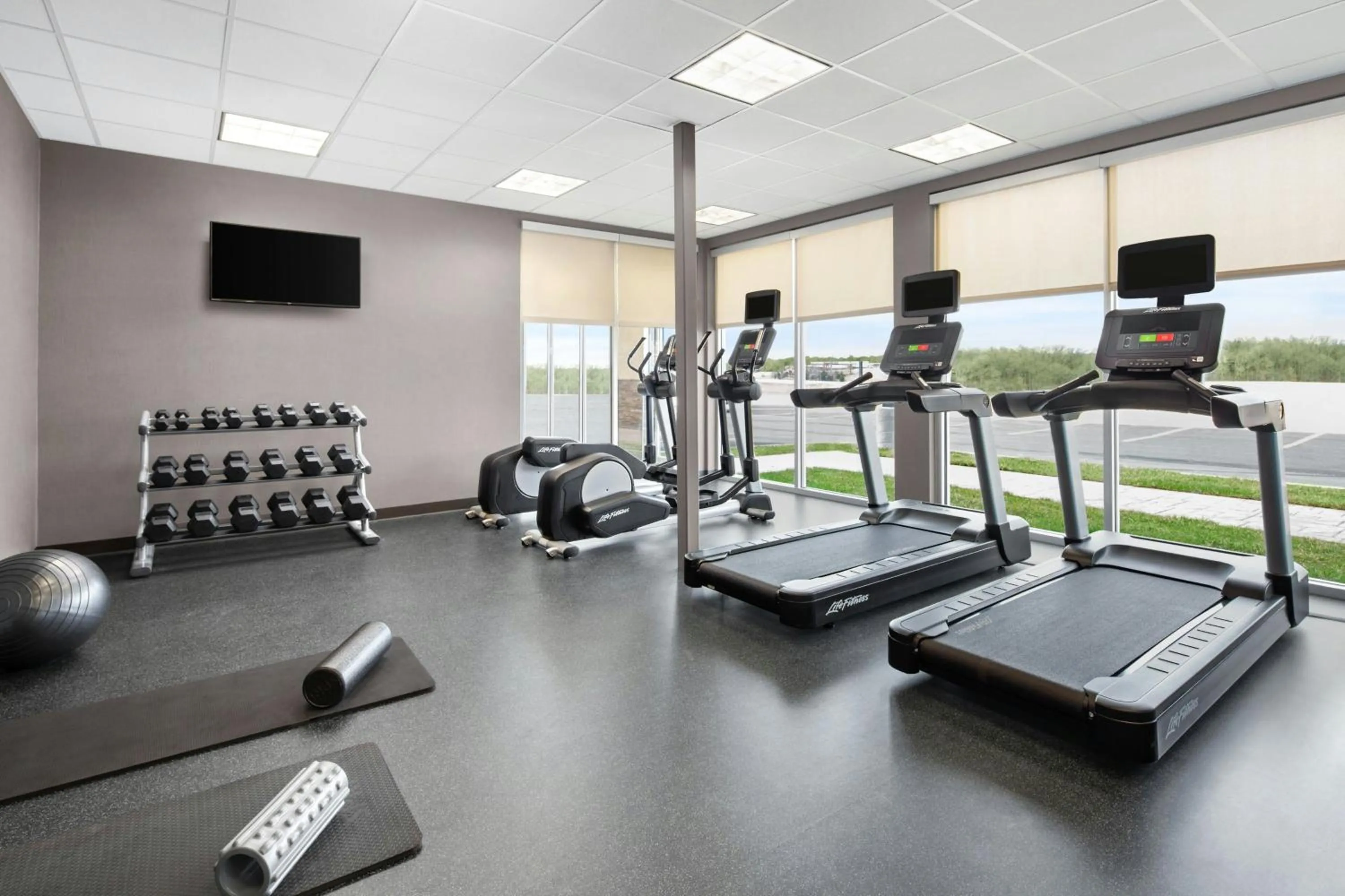 Fitness centre/facilities in Fairfield Inn & Suites by Marriott Poplar Bluff
