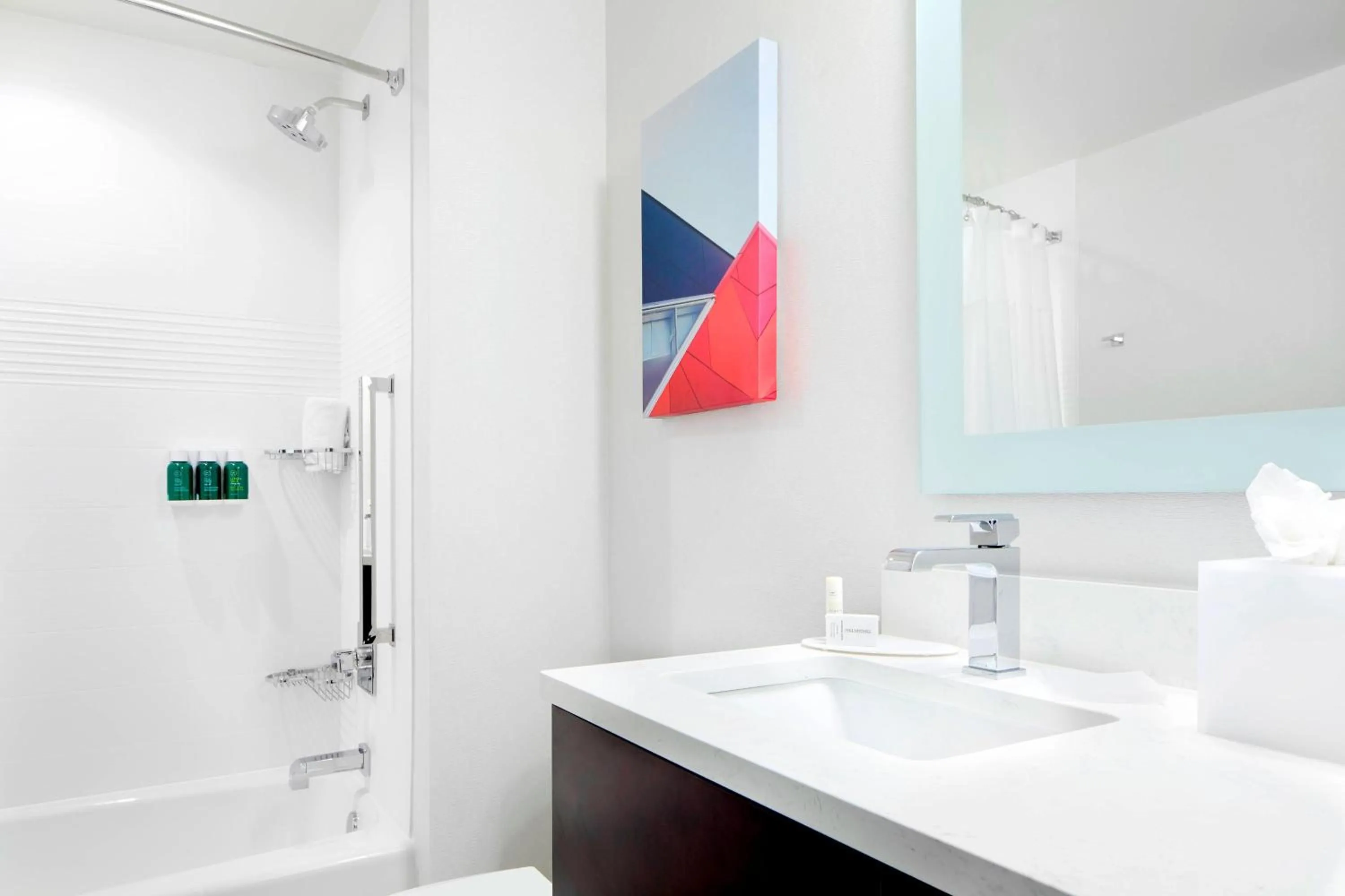 Bathroom in TownePlace Suites by Marriott Columbus Easton Area