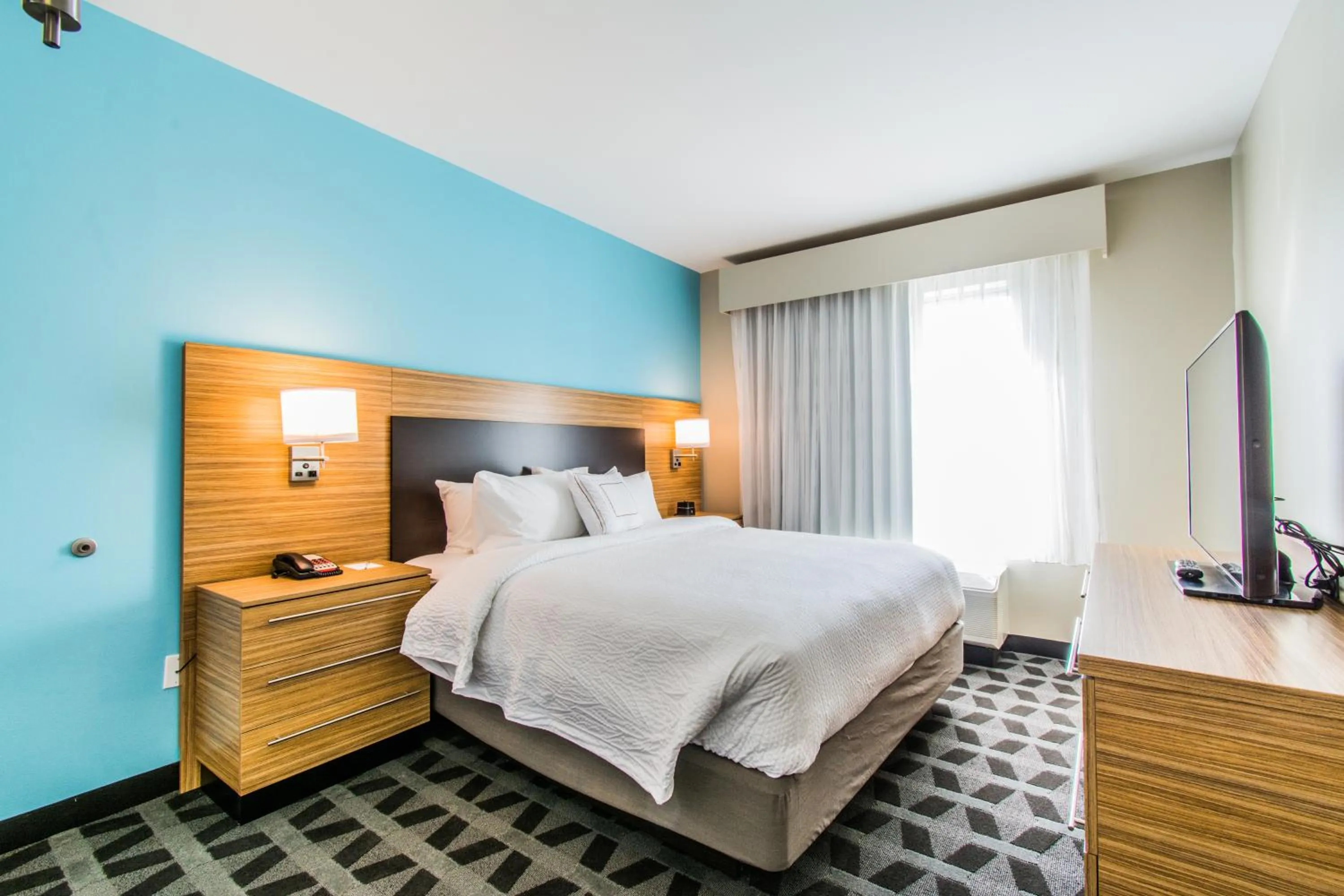 Bedroom, Bed in TownePlace Suites by Marriott Evansville Newburgh