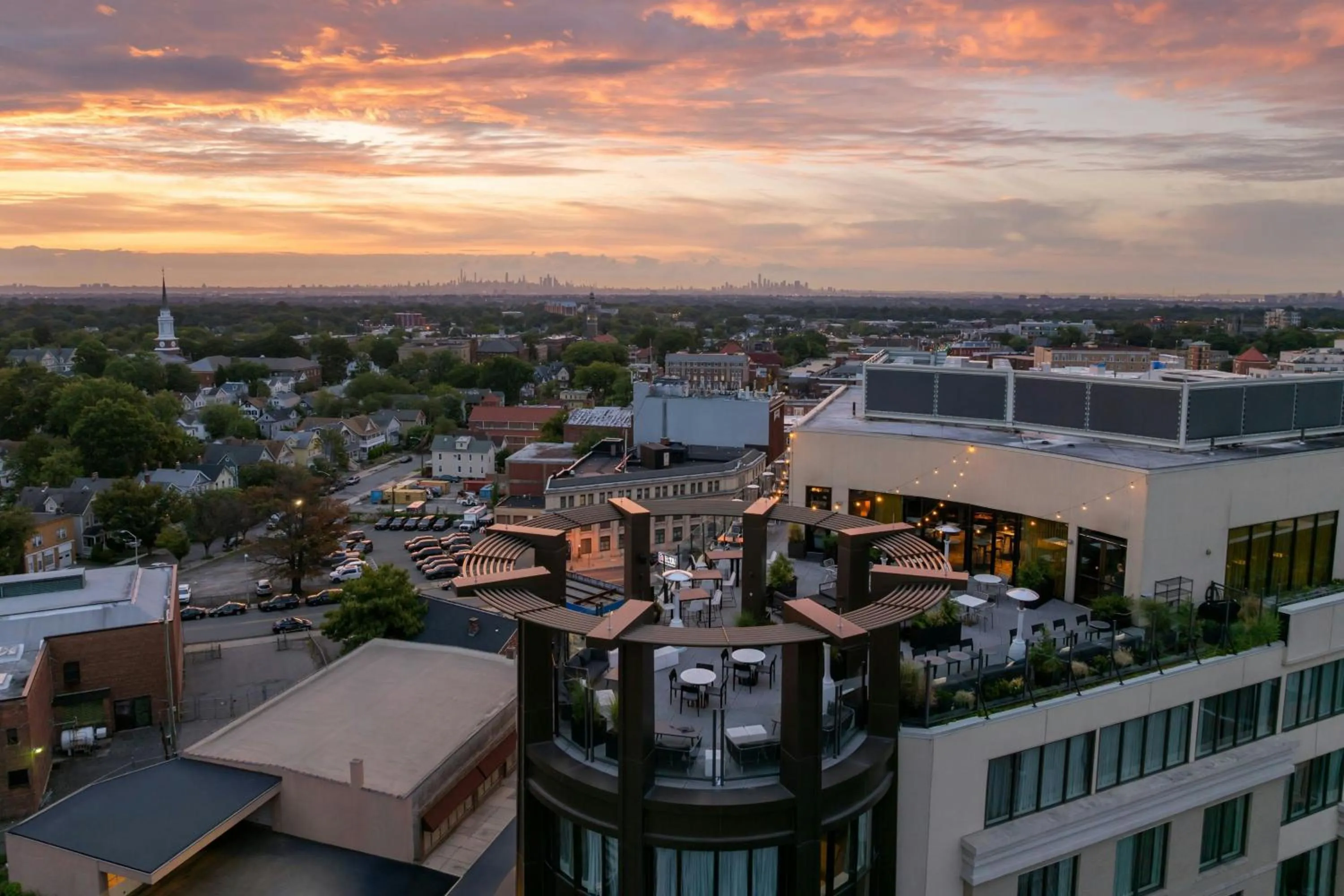 Restaurant/places to eat in The MC, Autograph Collection