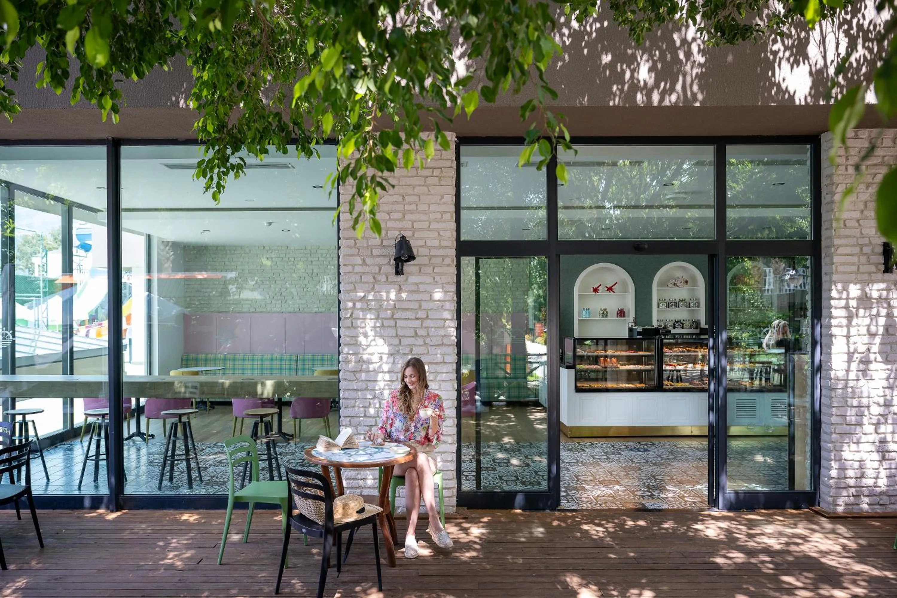 Patio in Sailor's Beach Club