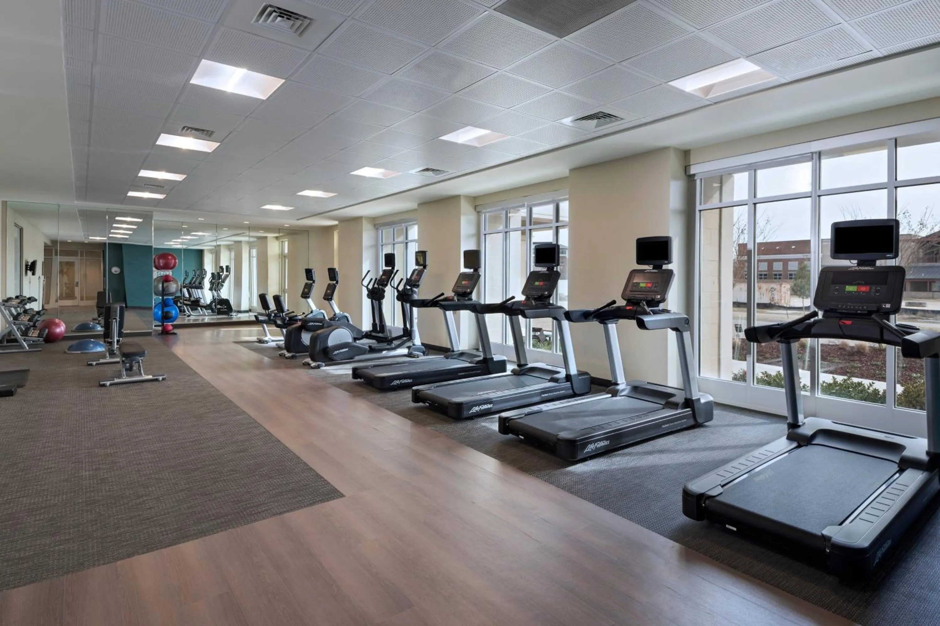 Fitness centre/facilities in Courtyard by Marriott Jackson Madison