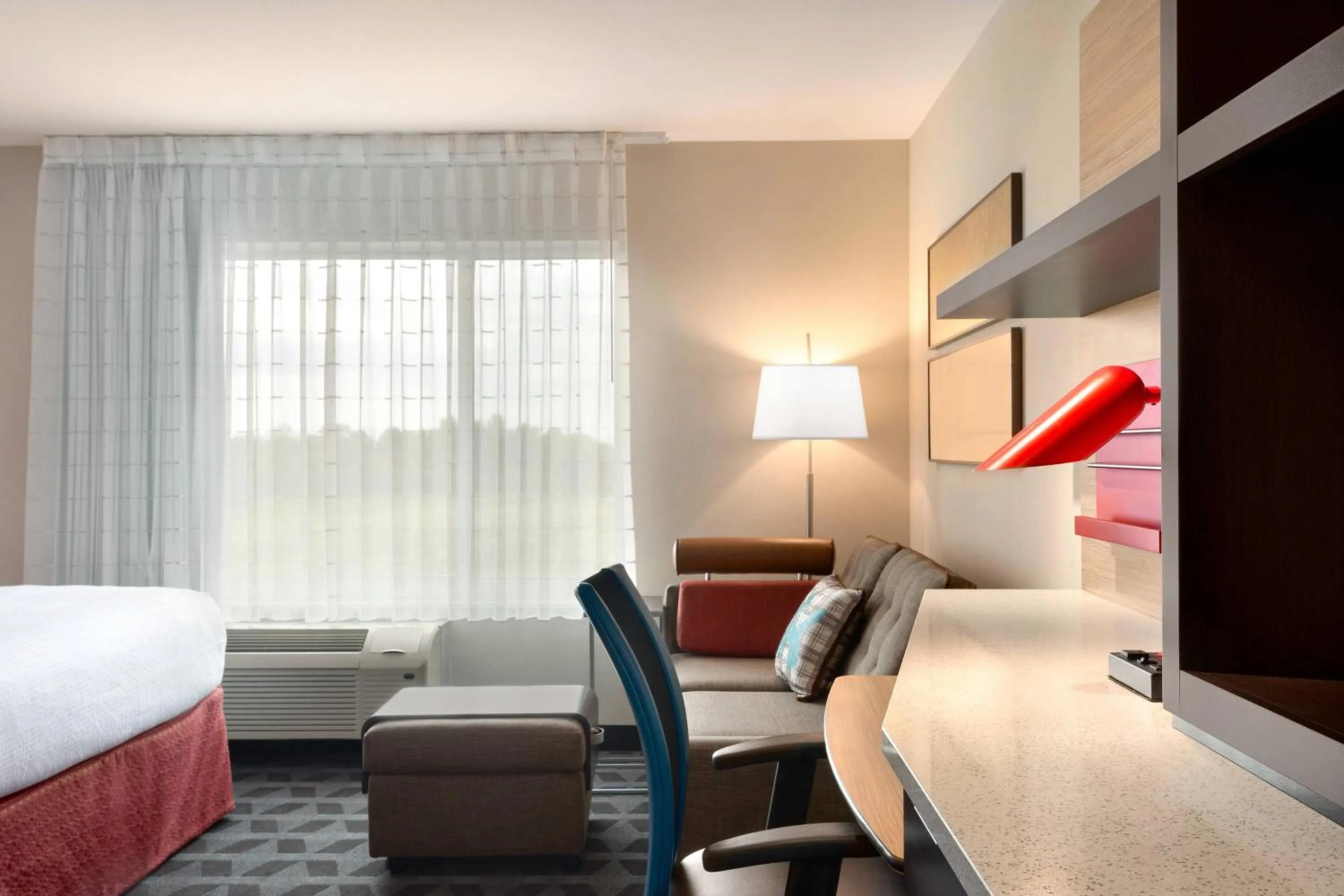 Bedroom, Bed in TownePlace Suites by Marriott Milwaukee Grafton
