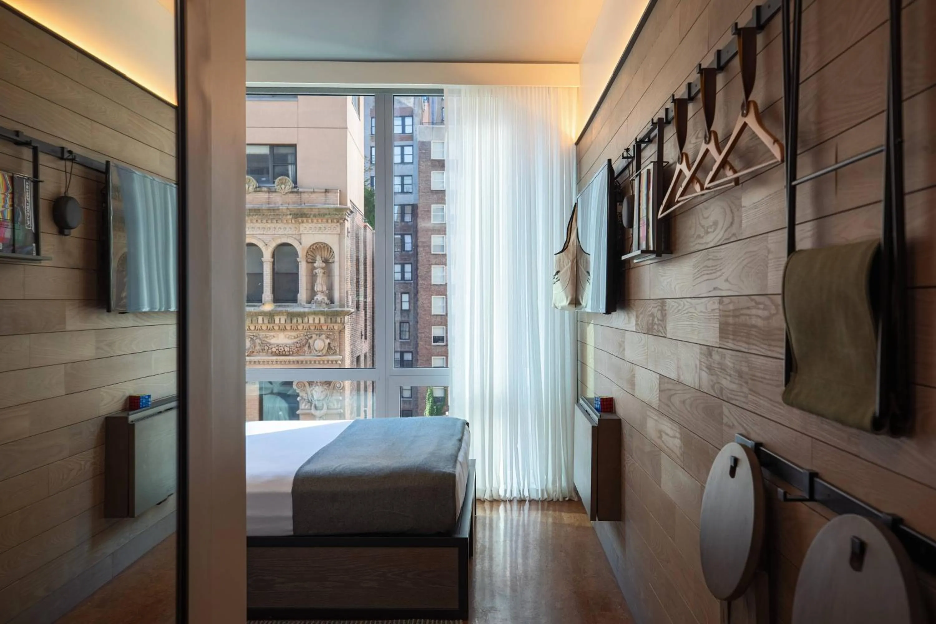 Photo of the whole room, Bed in Moxy NYC Downtown