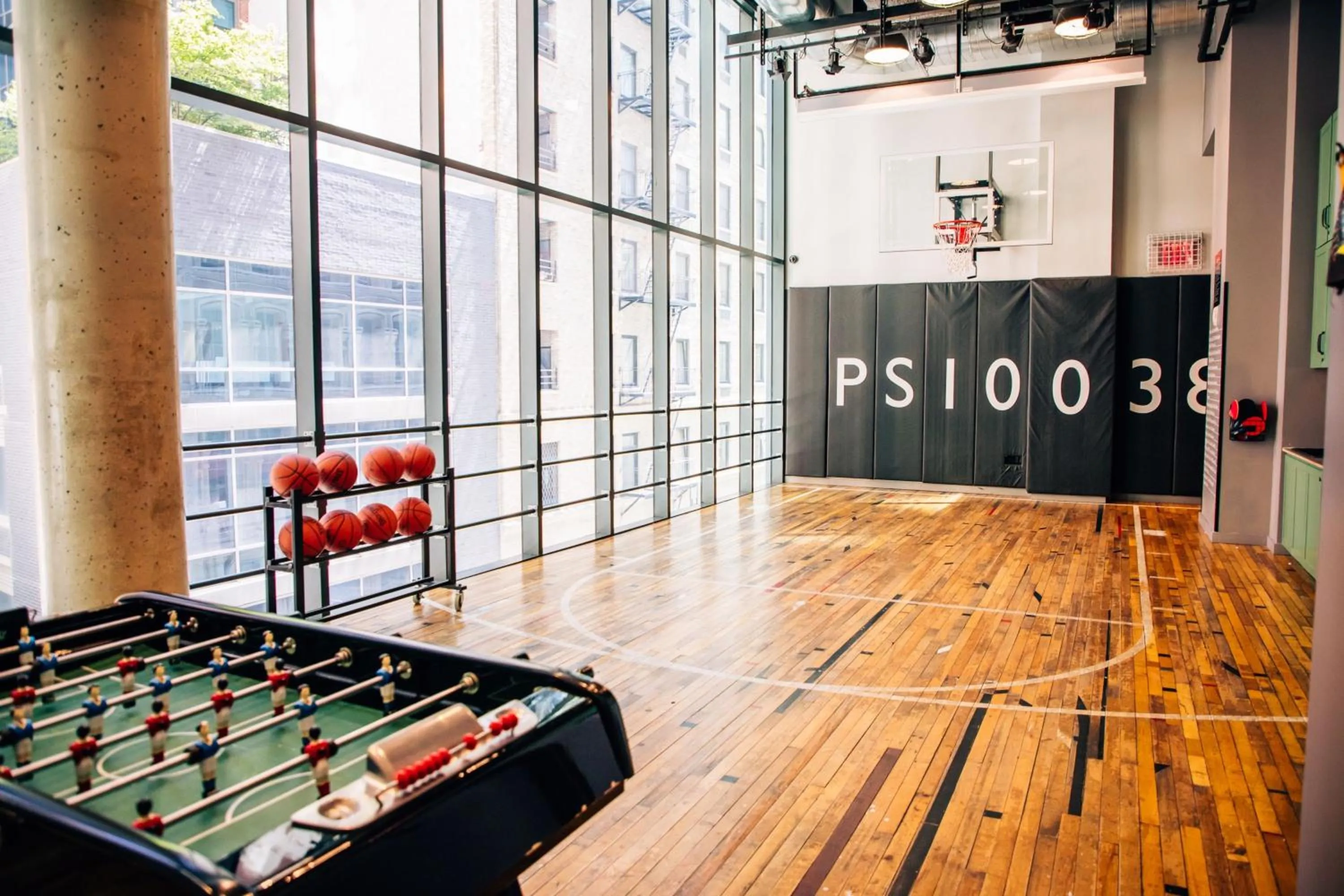 Fitness centre/facilities in Moxy NYC Downtown