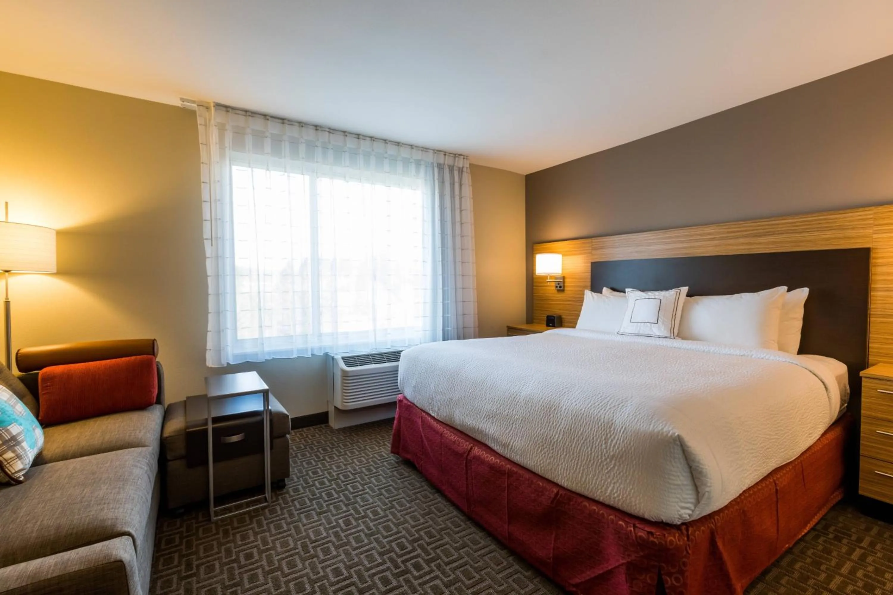Photo of the whole room, Bed in TownePlace Suites by Marriott Portland Beaverton