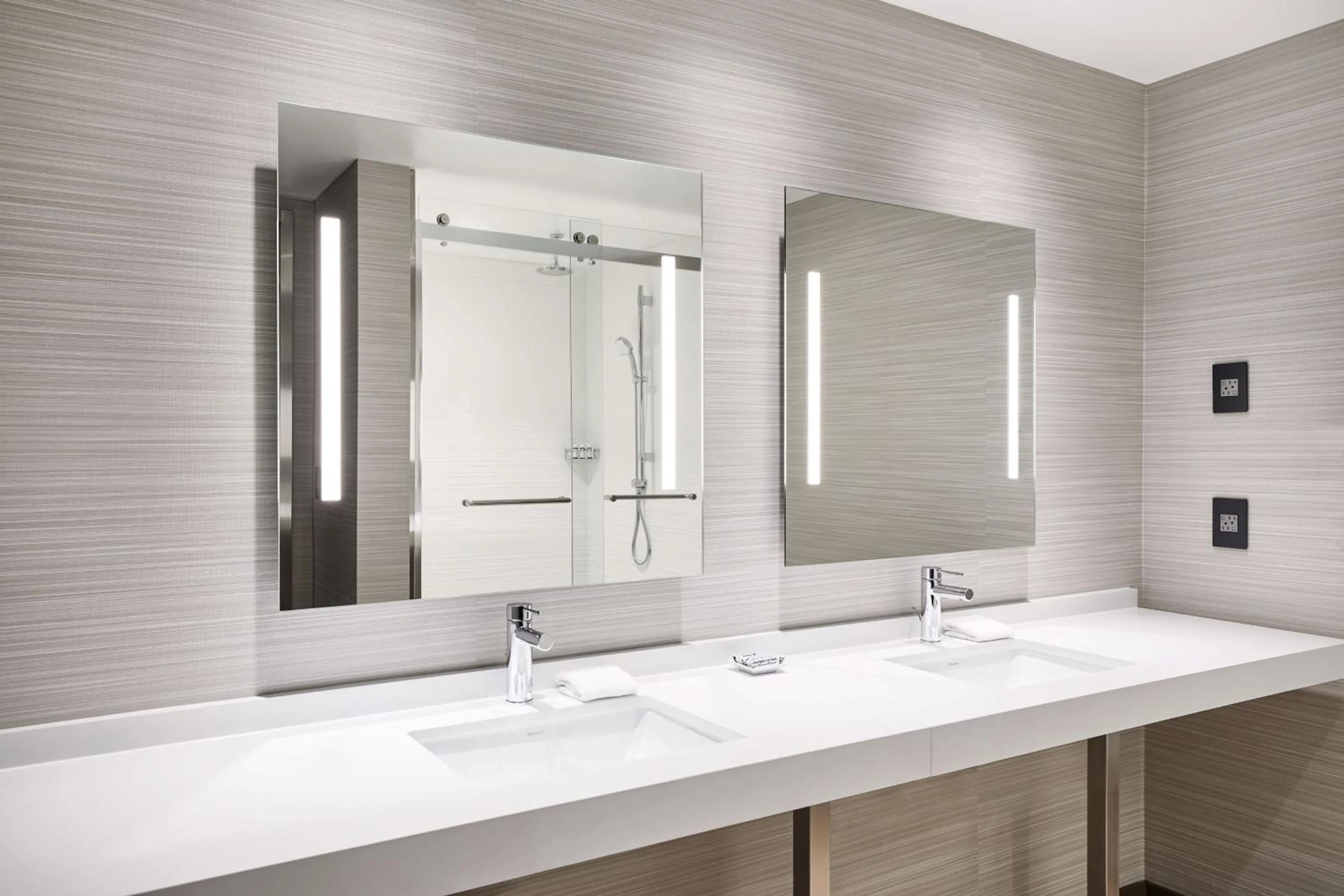 Bathroom in AC Hotel Phoenix Biltmore