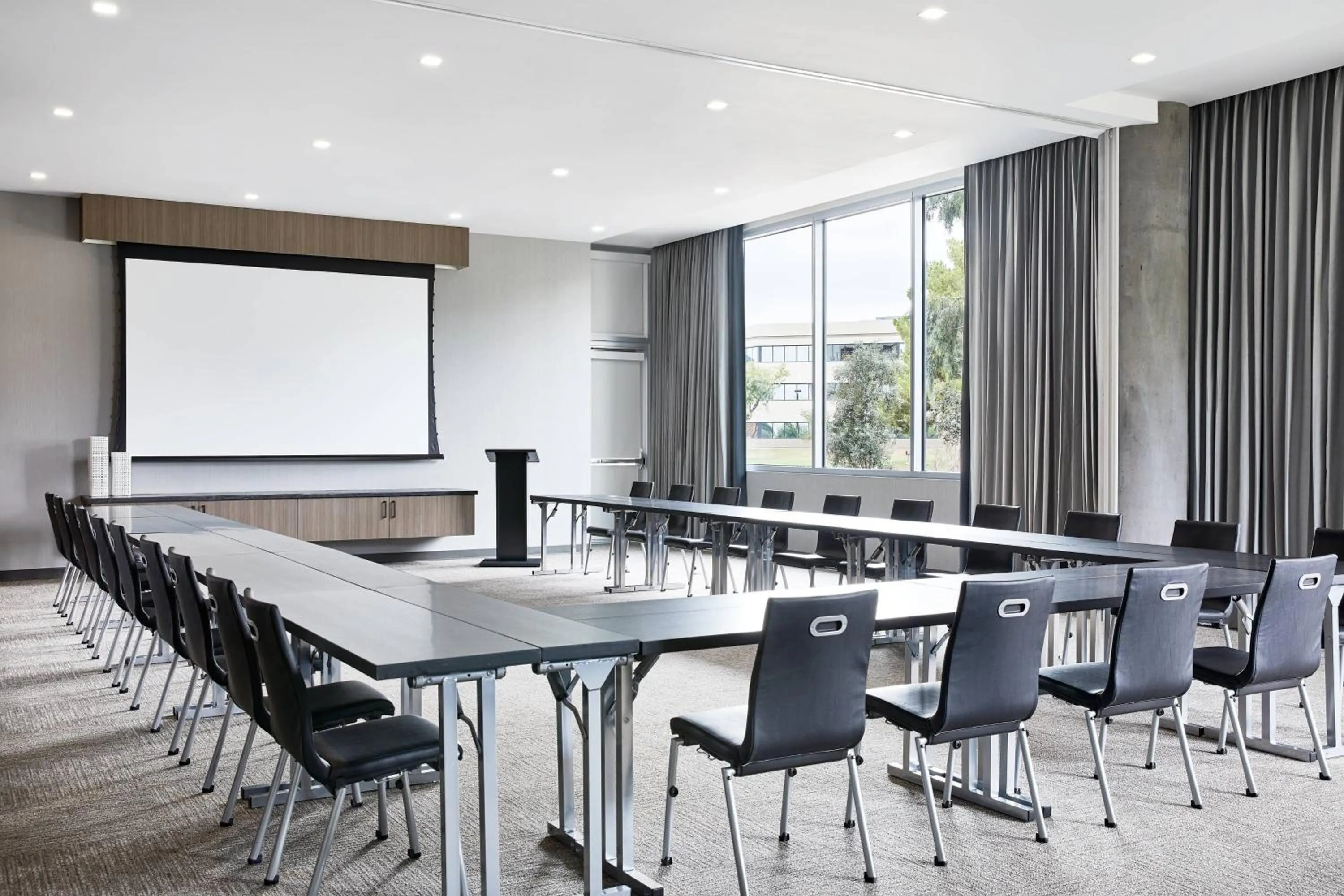 Meeting/conference room in AC Hotel Phoenix Biltmore