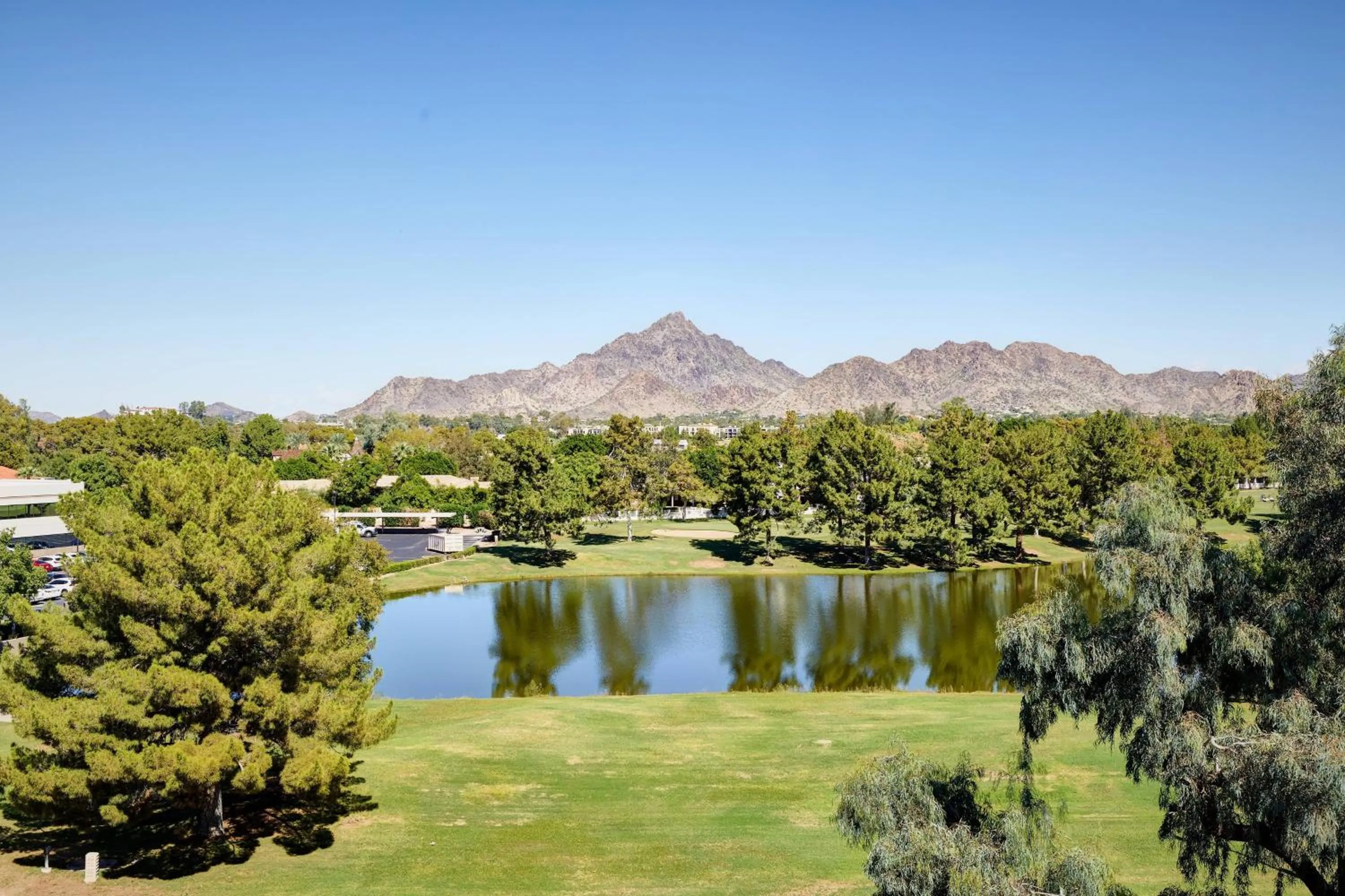 Bedroom in AC Hotel Phoenix Biltmore
