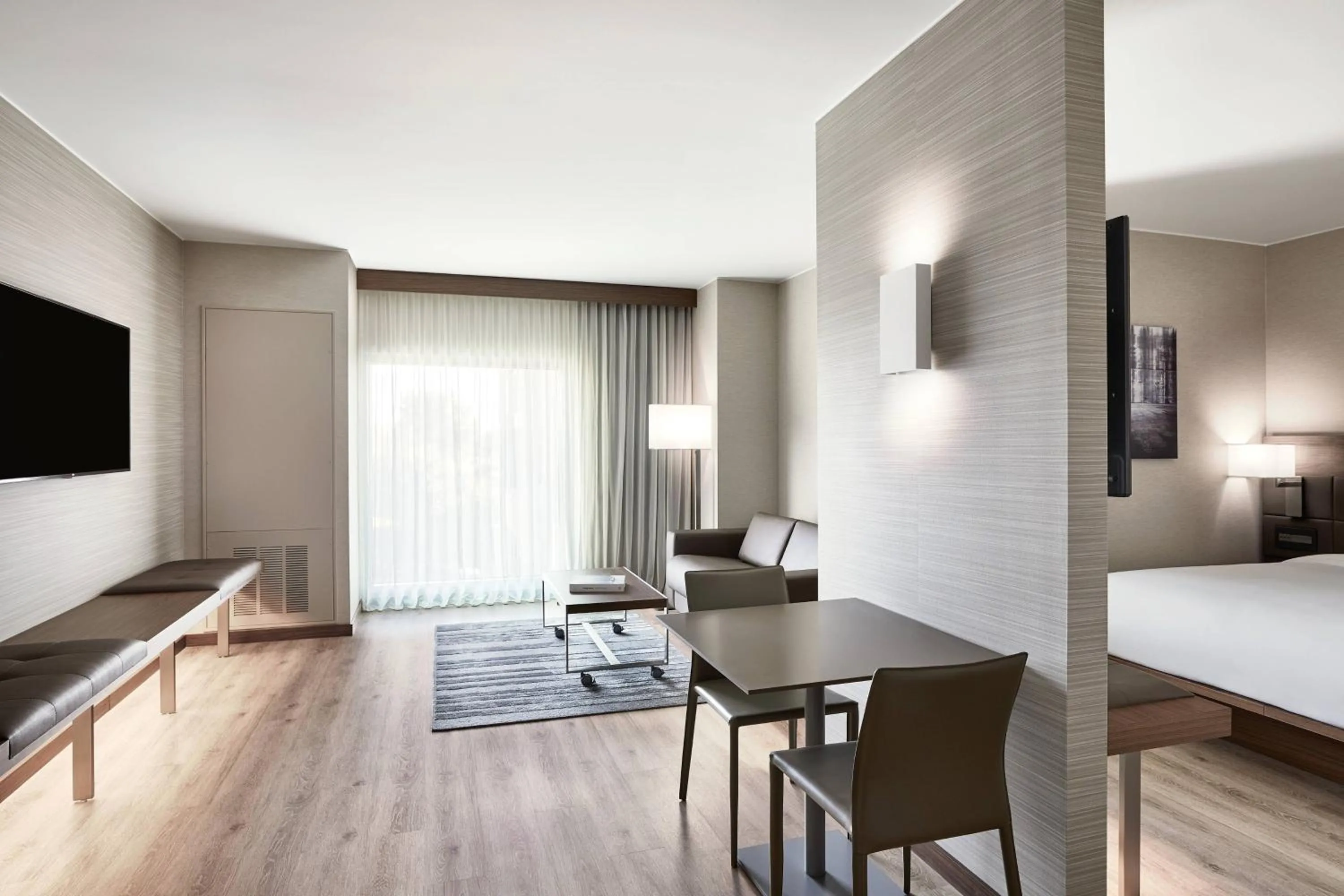 Bedroom, Bed in AC Hotel Phoenix Biltmore