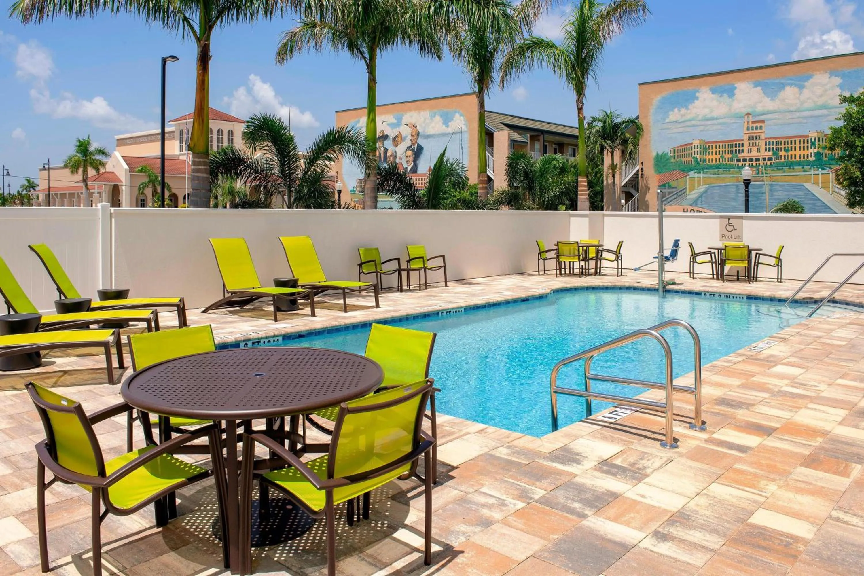Swimming pool in SpringHill Suites by Marriott Punta Gorda Harborside