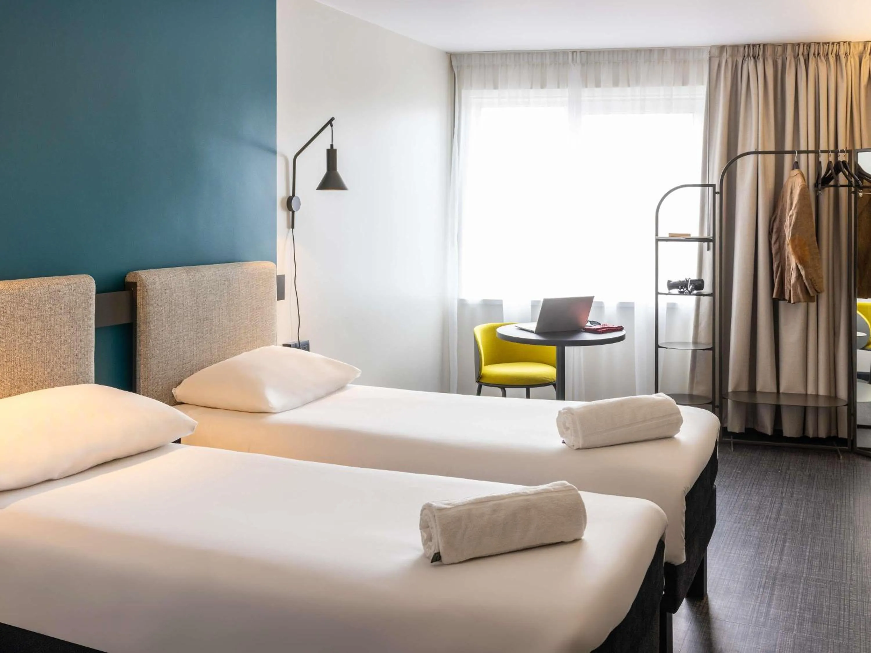 Bedroom, Bed in ibis Bristol Temple Meads