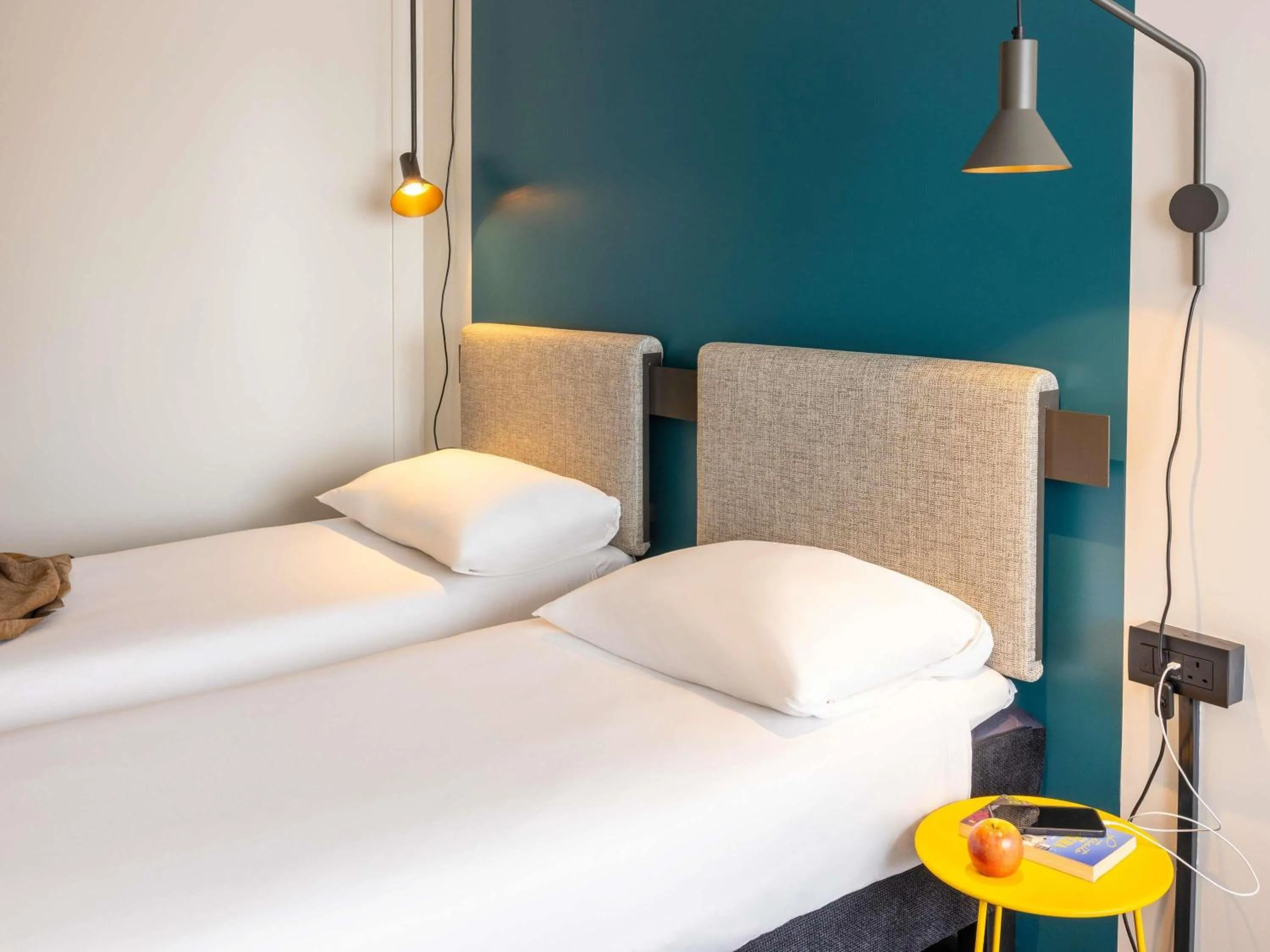 Bedroom, Bed in ibis Bristol Temple Meads