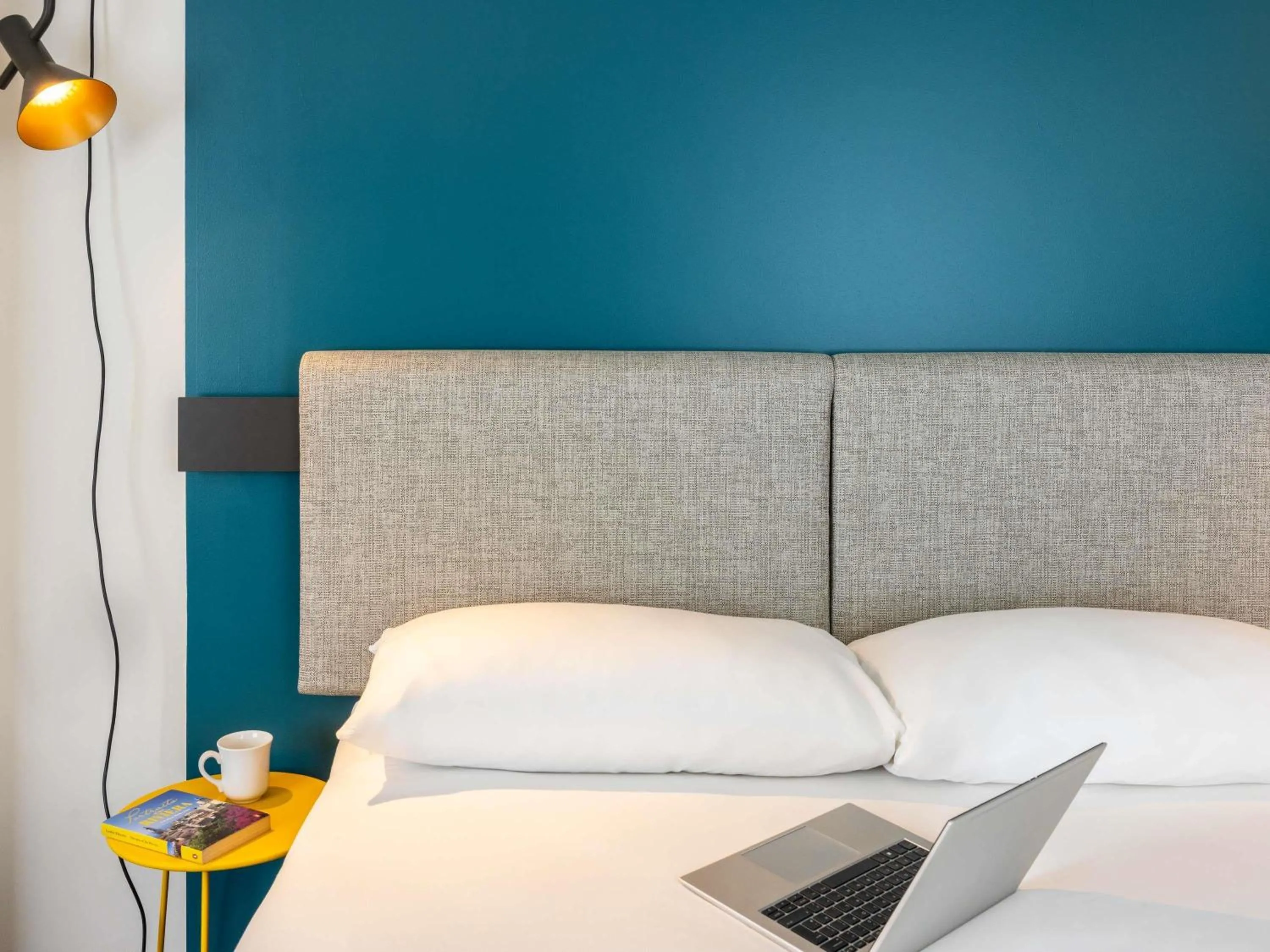 Bedroom, Bed in ibis Bristol Temple Meads