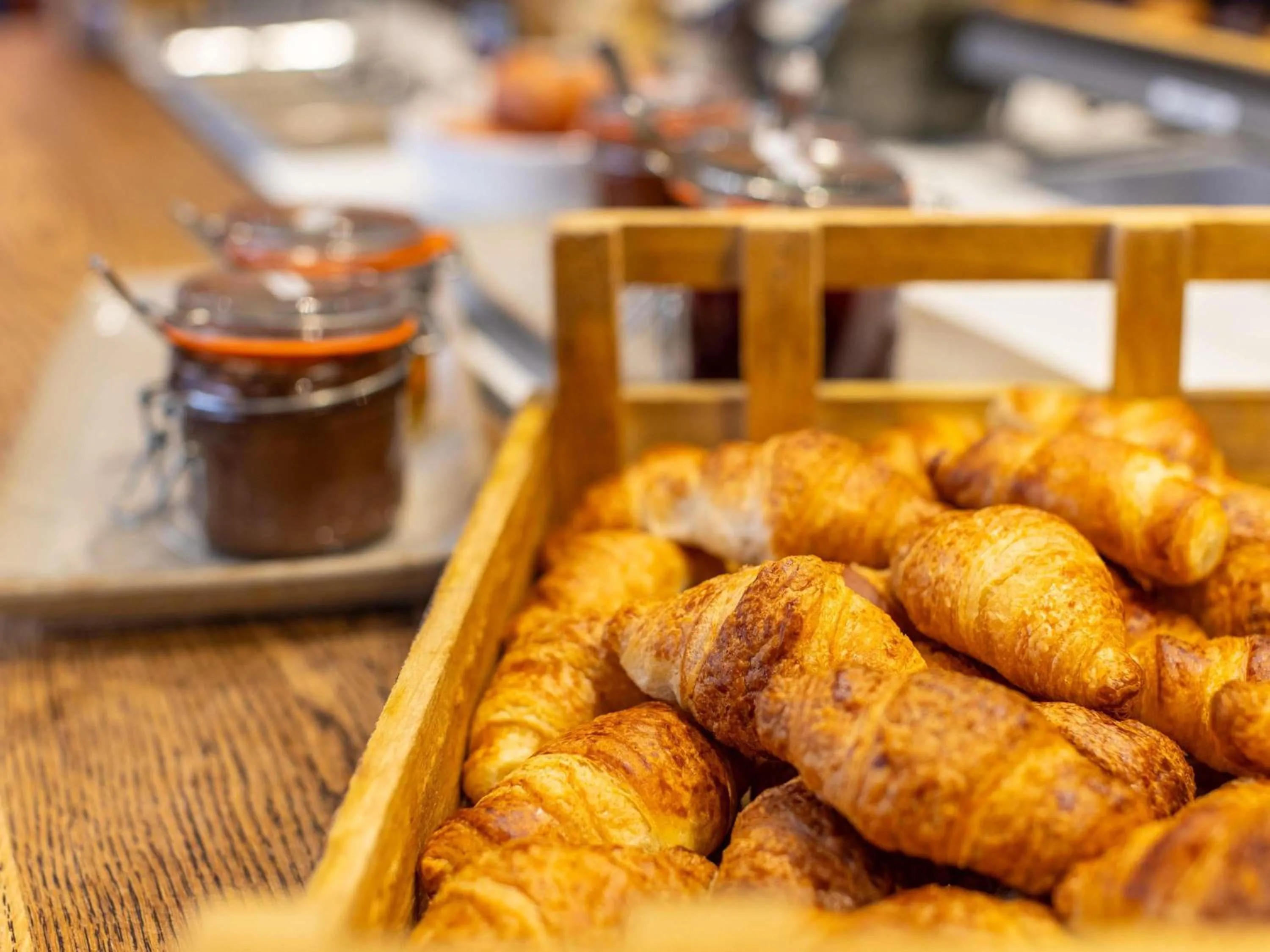 Breakfast in ibis Bristol Temple Meads