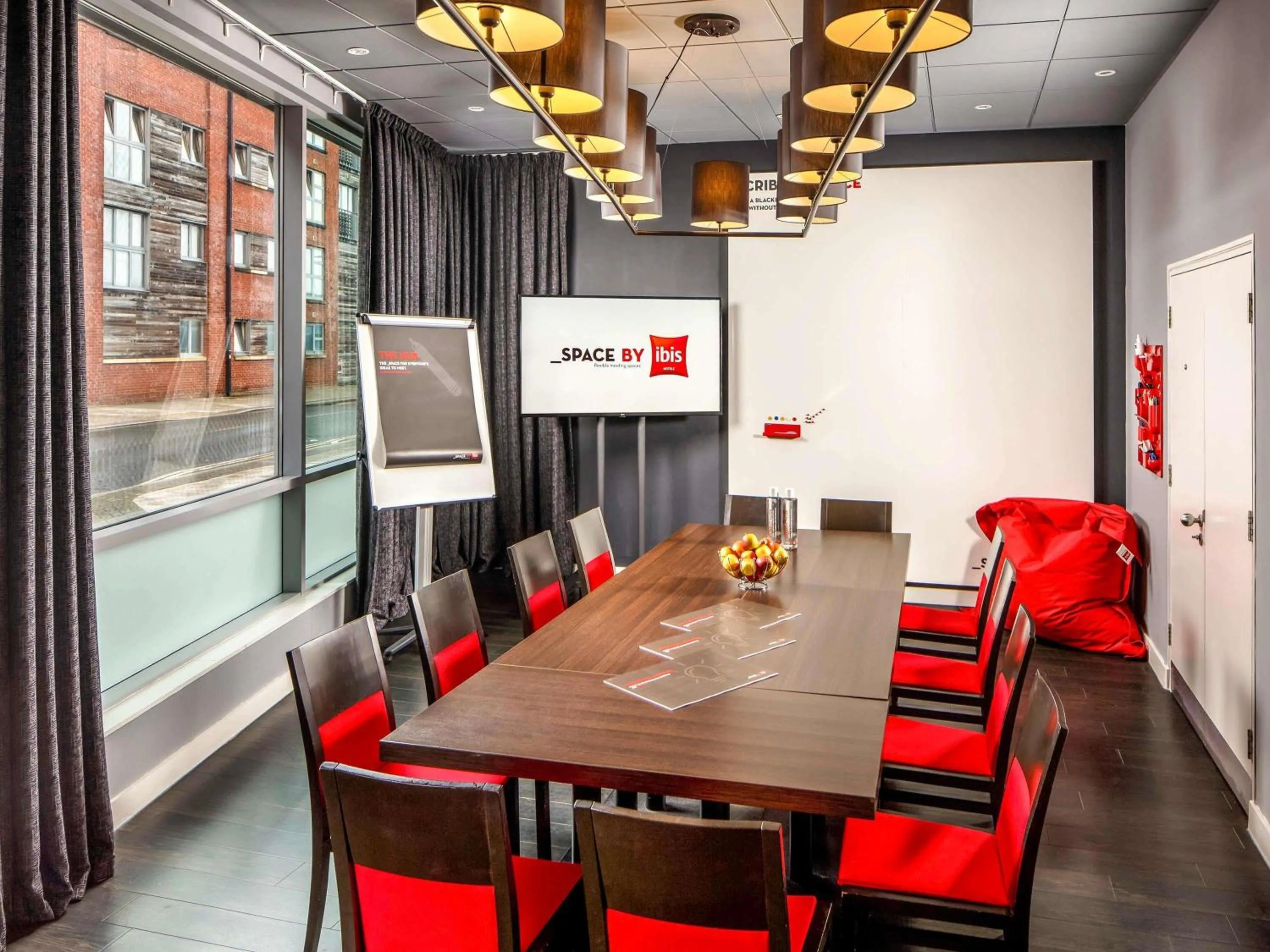 Meeting/conference room in ibis Bristol Temple Meads
