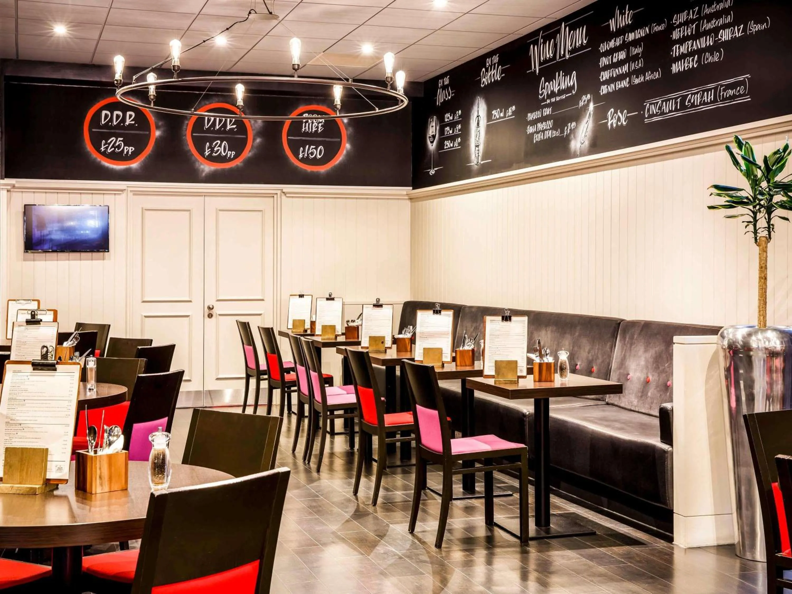 Restaurant/places to eat in ibis Bristol Temple Meads