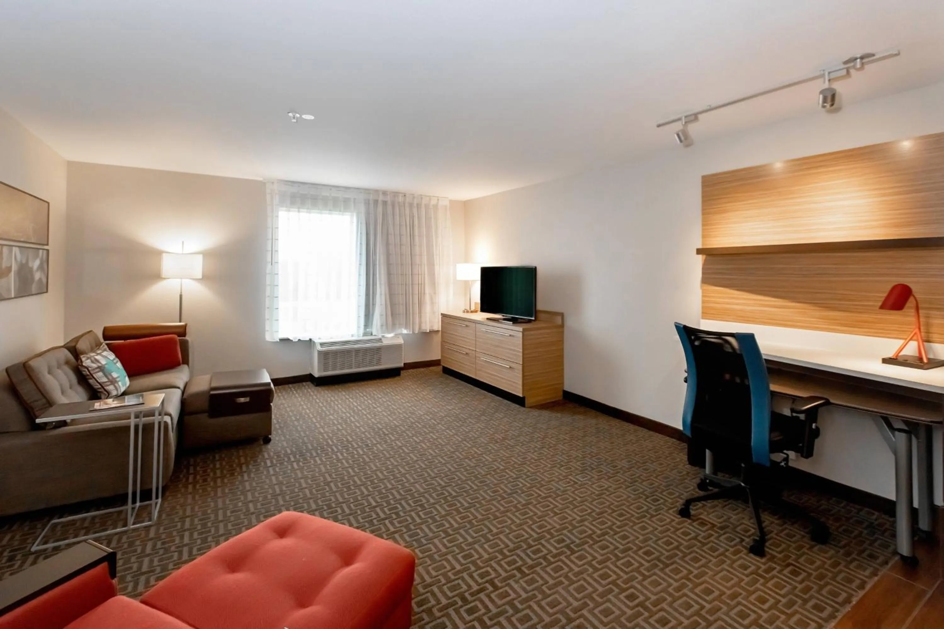 Living room in TownePlace Suites by Marriott Louisville Airport