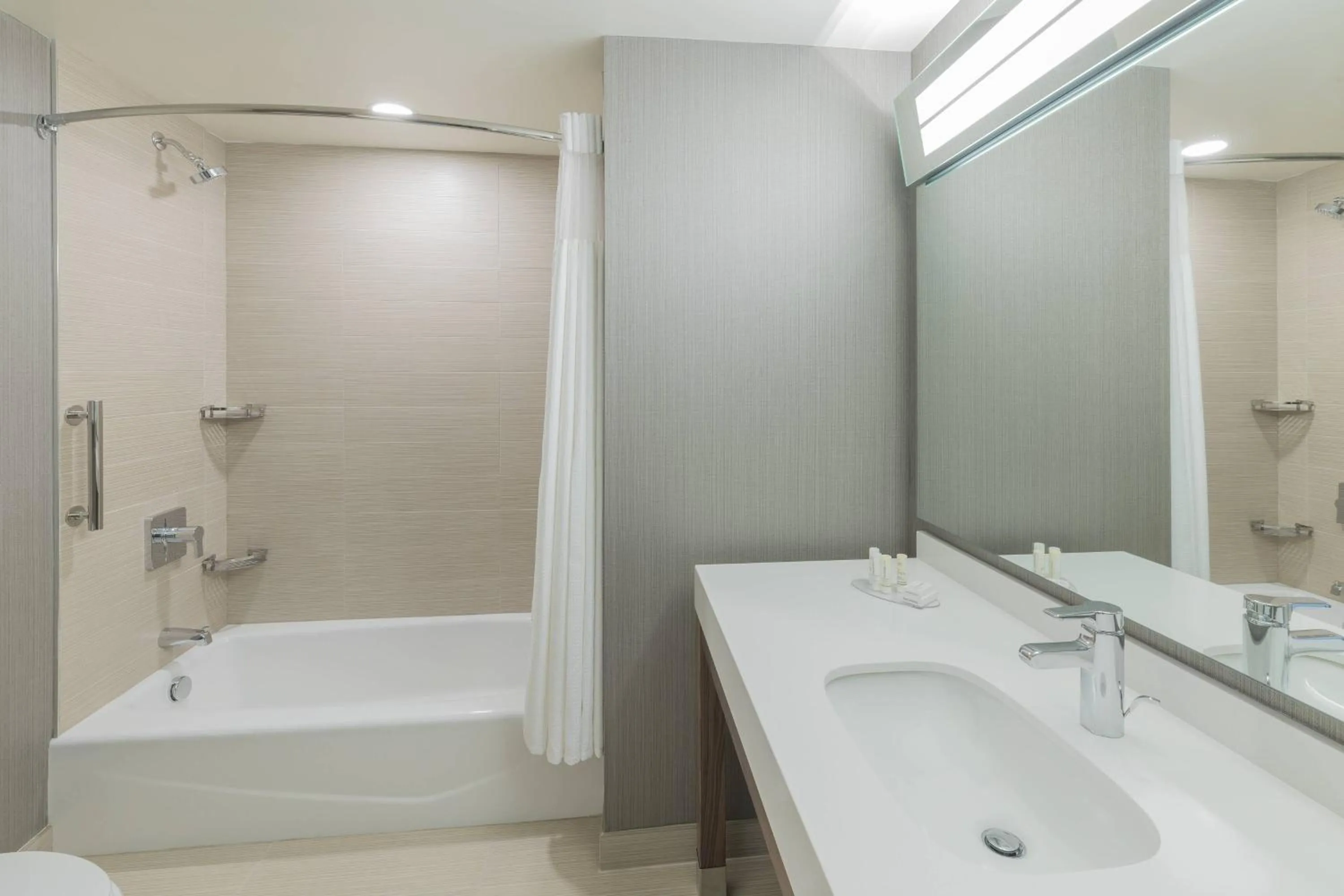 Bathroom in Courtyard by Marriott Halifax Dartmouth