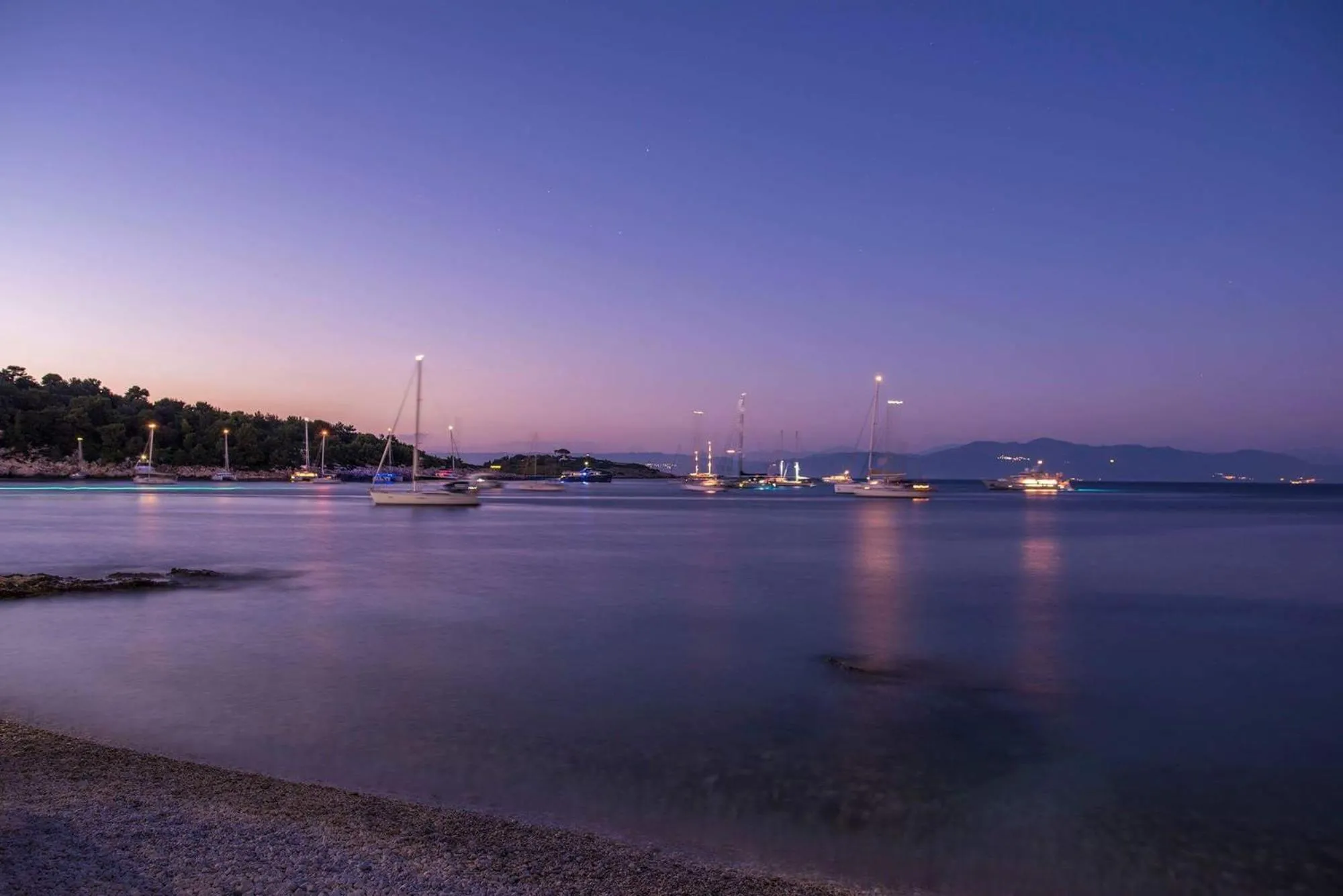 Natural landscape in Avali luxury houses